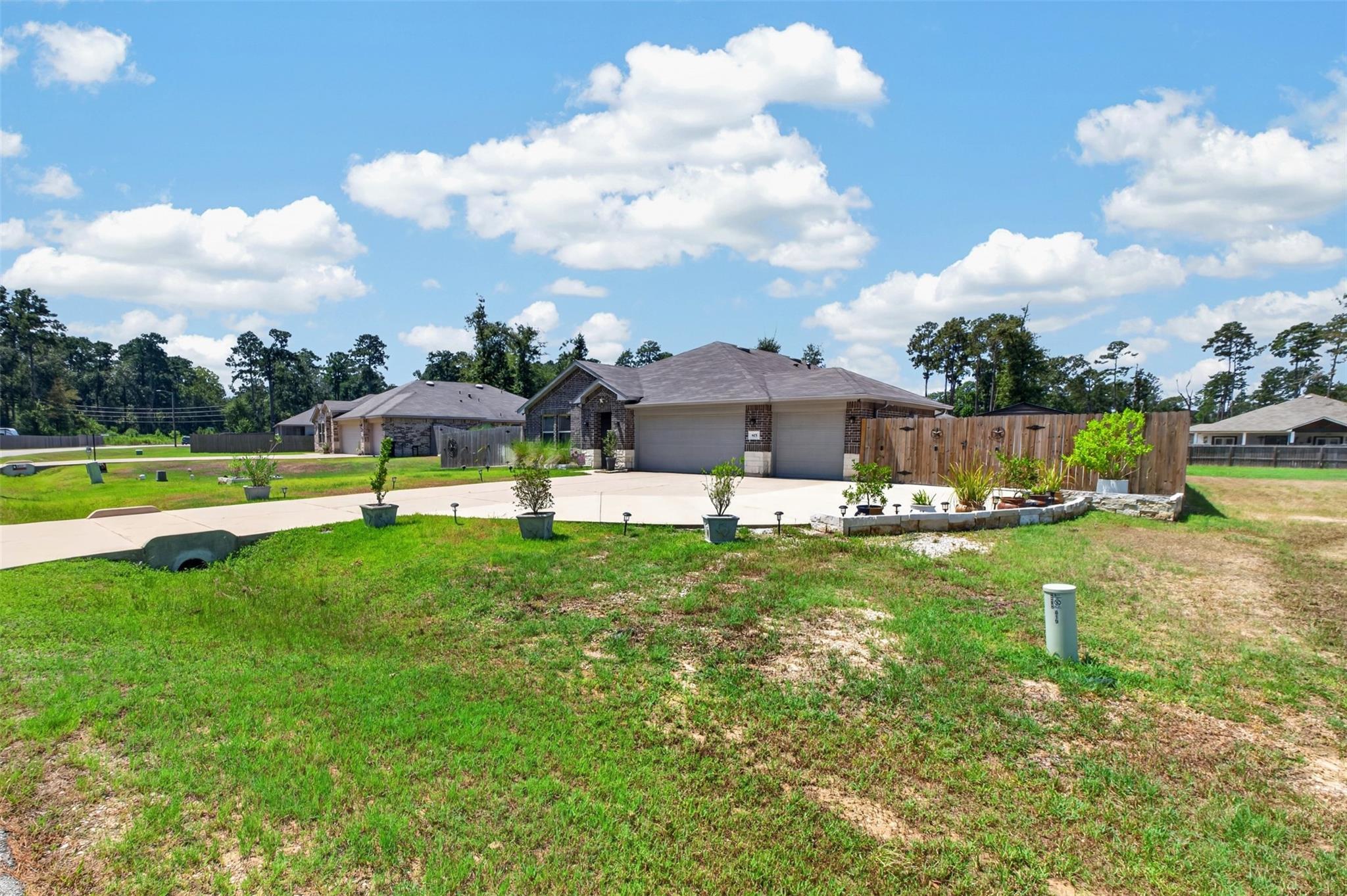 815 Republic Rd, New Caney, TX 77357 photo