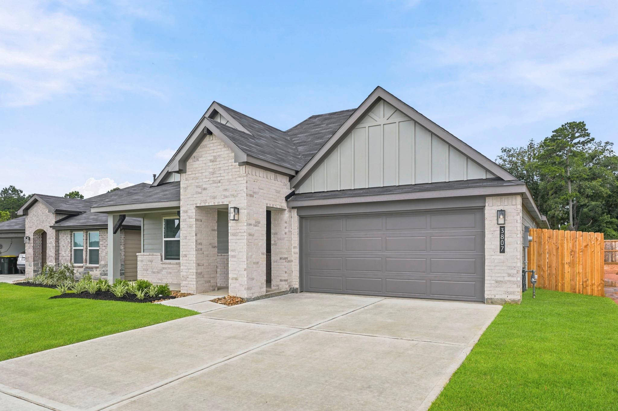 3807 Grizzly Bear Ct, Conroe, TX 77303 photo