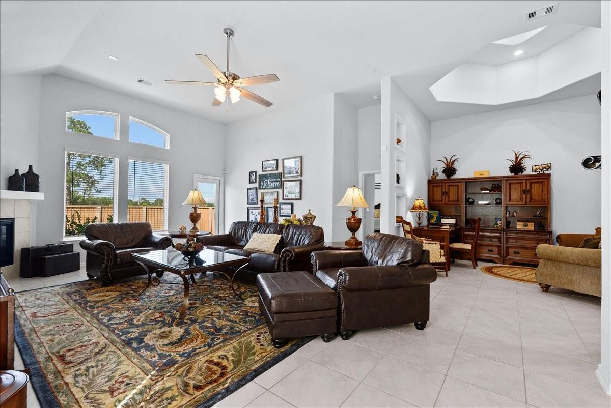 4907 Autumn Hills Trl, Pearland, TX 77584 photo