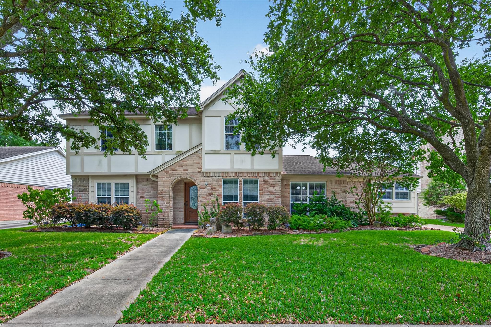 16217 Lakeview Dr, Jersey Village, TX 77040