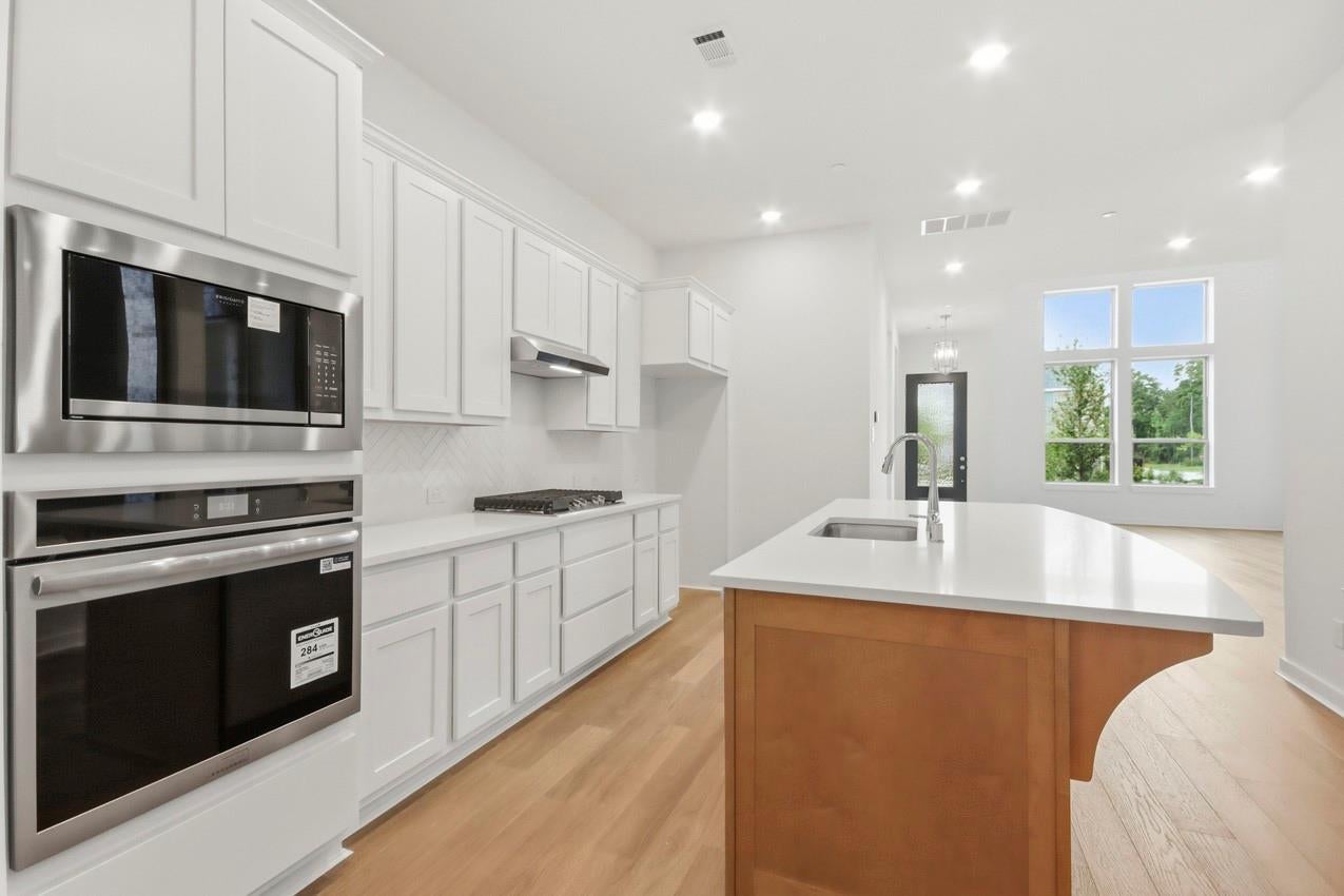575 Cypress Valley Ave, Montgomery, TX 77316 photo