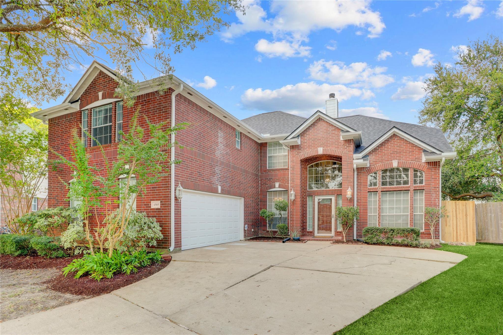 1505 Maple Leaf Ct, Pearland, TX 77581 photo
