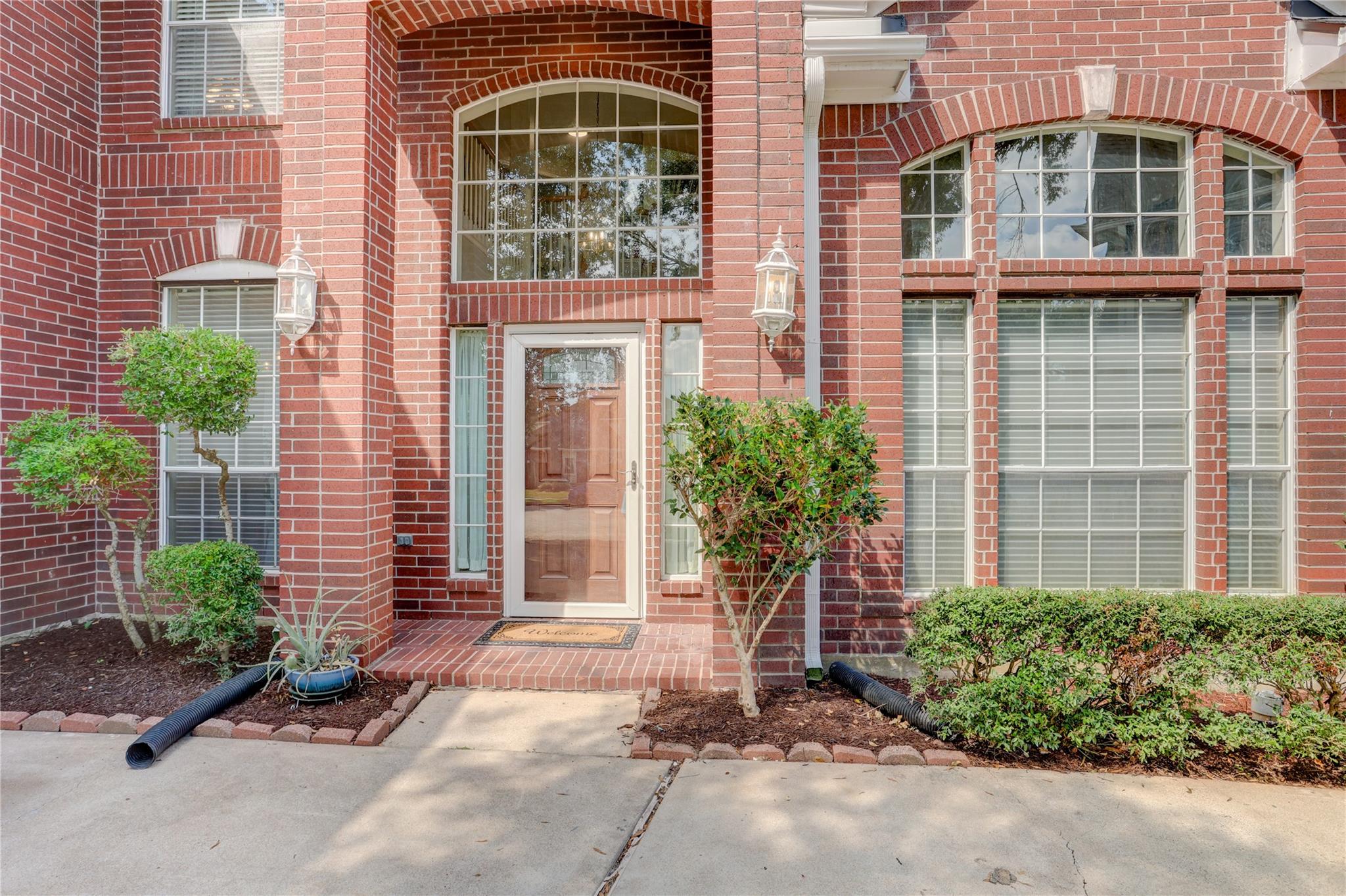 1505 Maple Leaf Ct, Pearland, TX 77581 photo