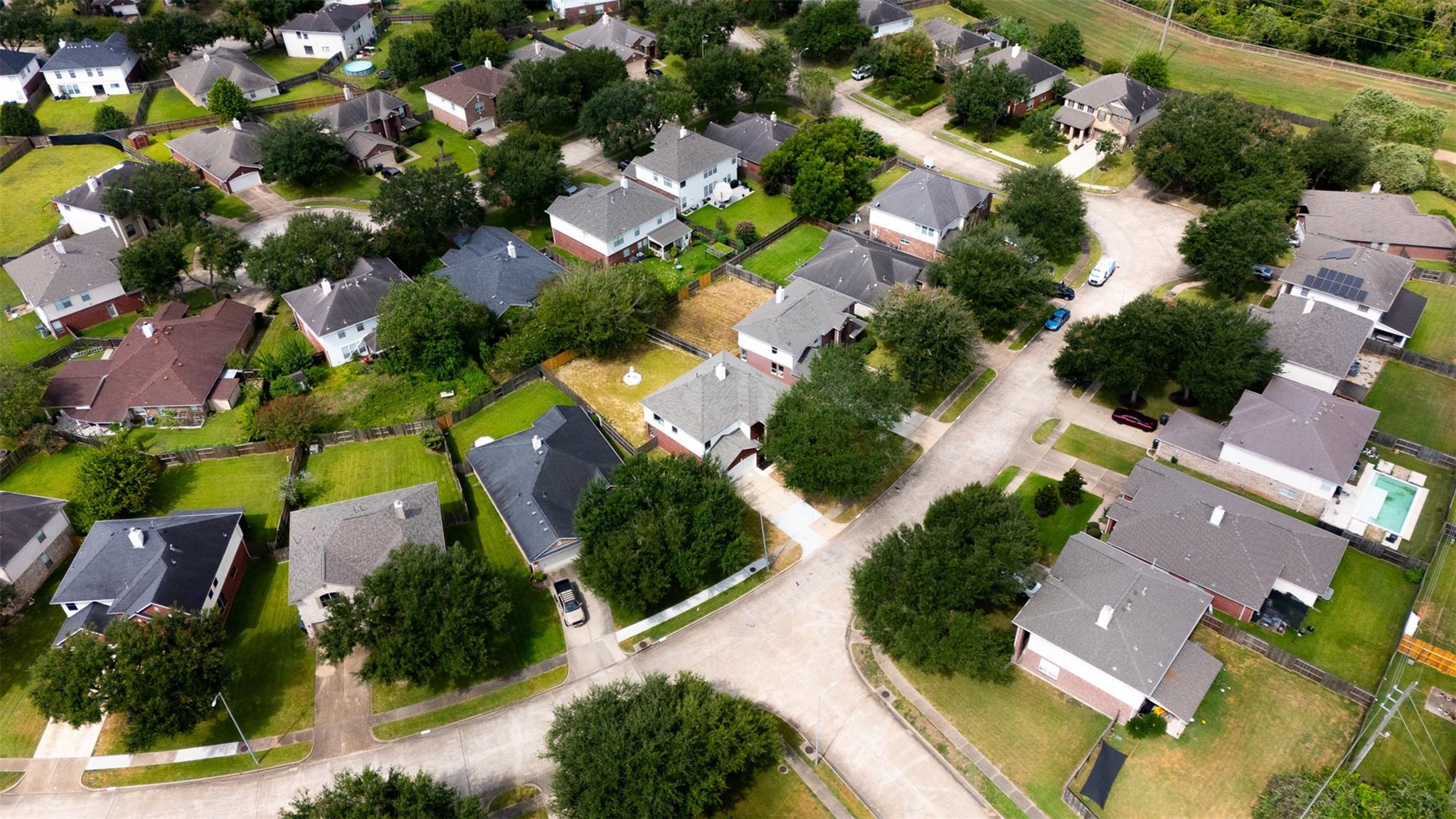 2522 Willow Spring Ln, Sugar Land, TX 77479 photo