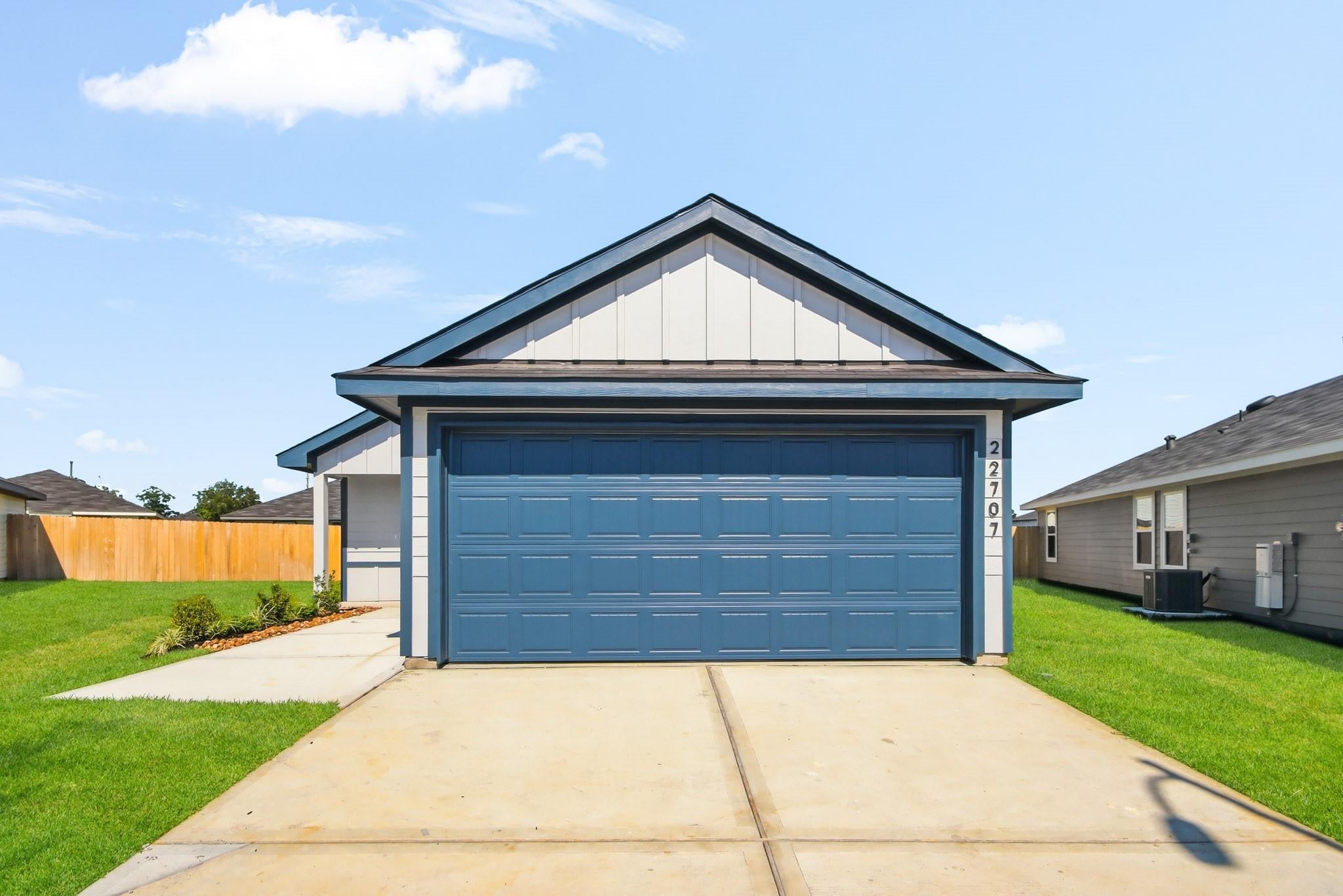 22707 Ravine Edge Ln, Hockley, TX 77447