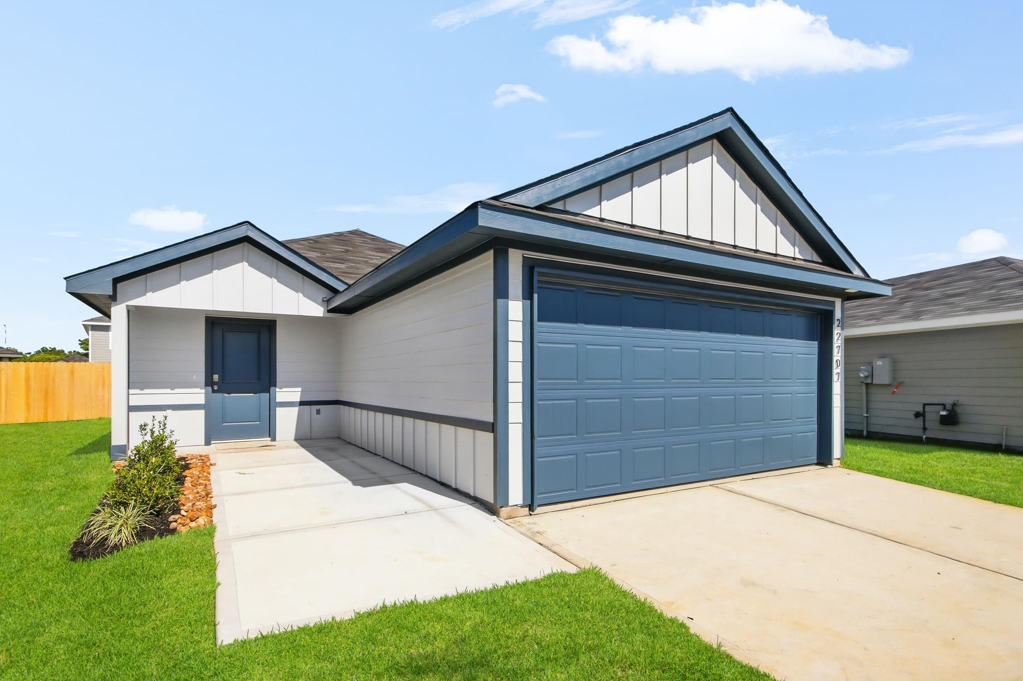 22707 Ravine Edge Ln, Hockley, TX 77447 photo