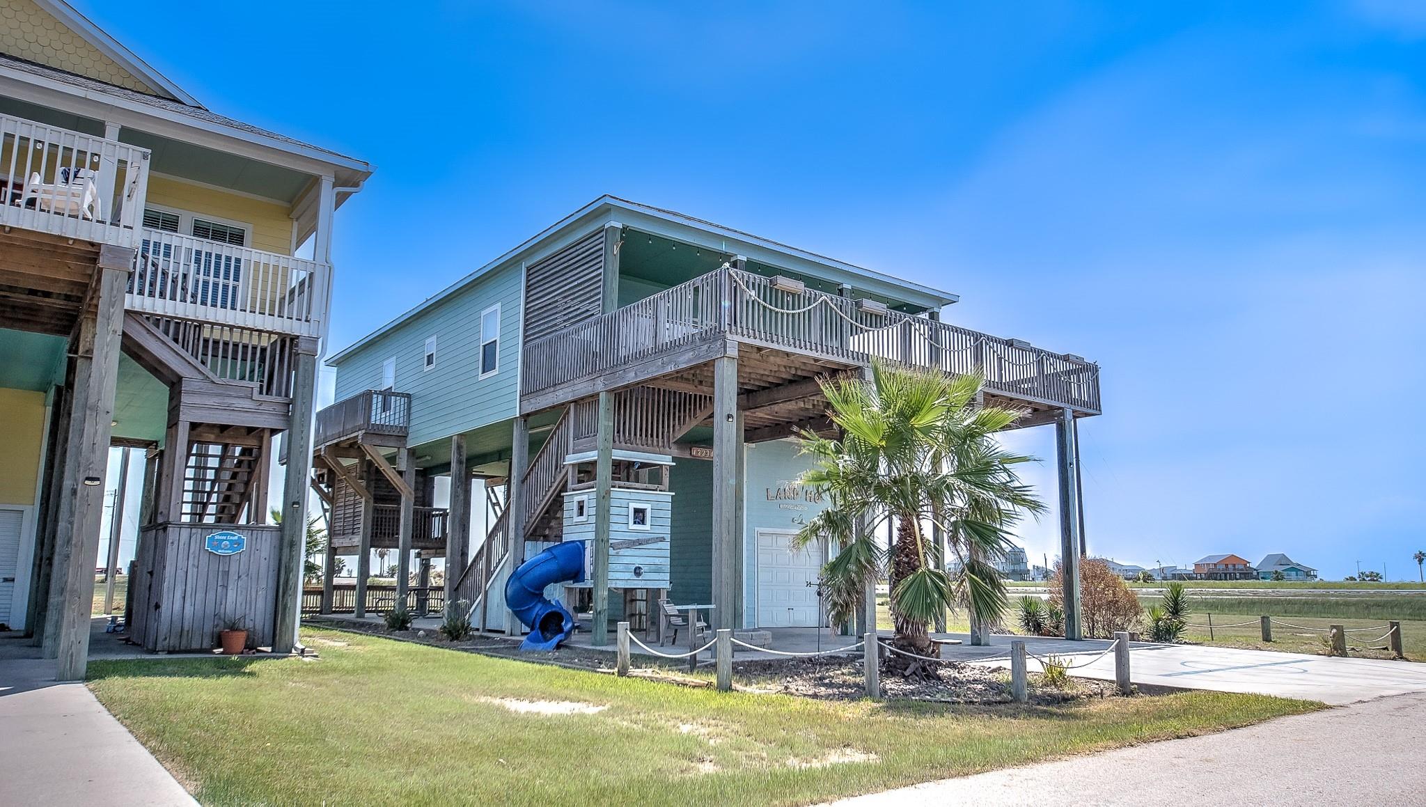 13231 Jolly Roger Dr, Freeport, TX 77541