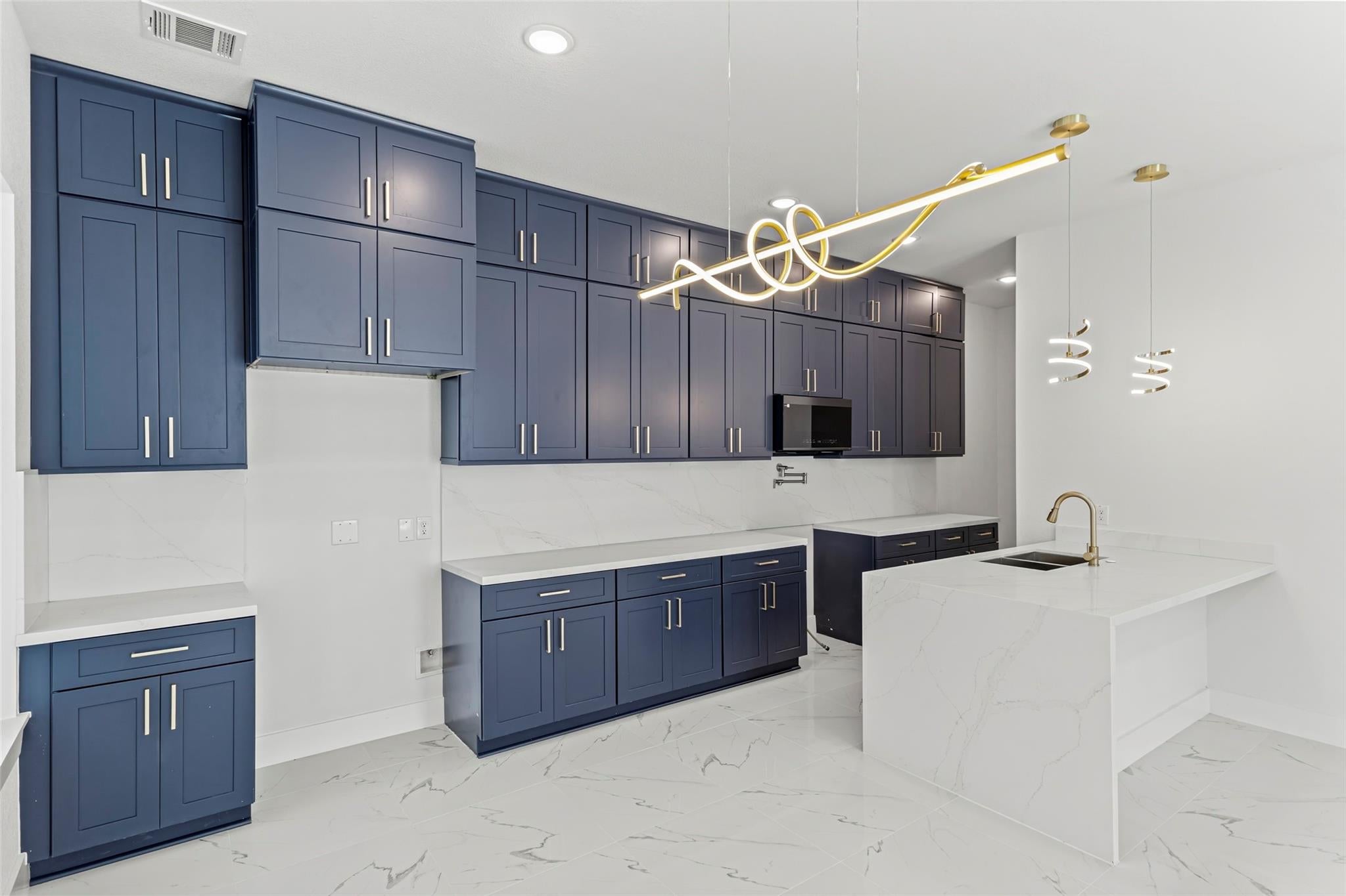 7554 Dyer St, Houston, TX 77088 photo