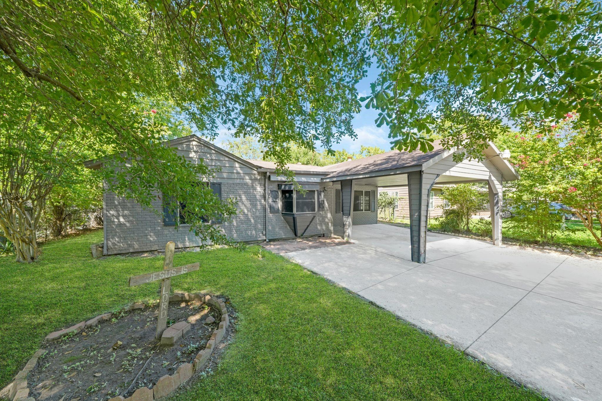 8142 Herschelwood St, Sunnyside, TX 77033 photo