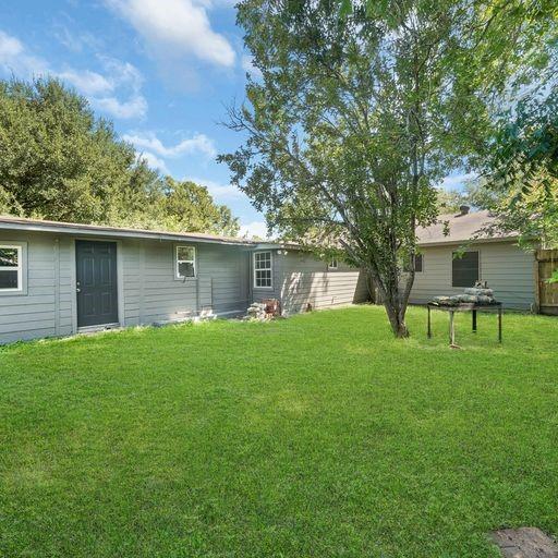 8142 Herschelwood St, Sunnyside, TX 77033 photo
