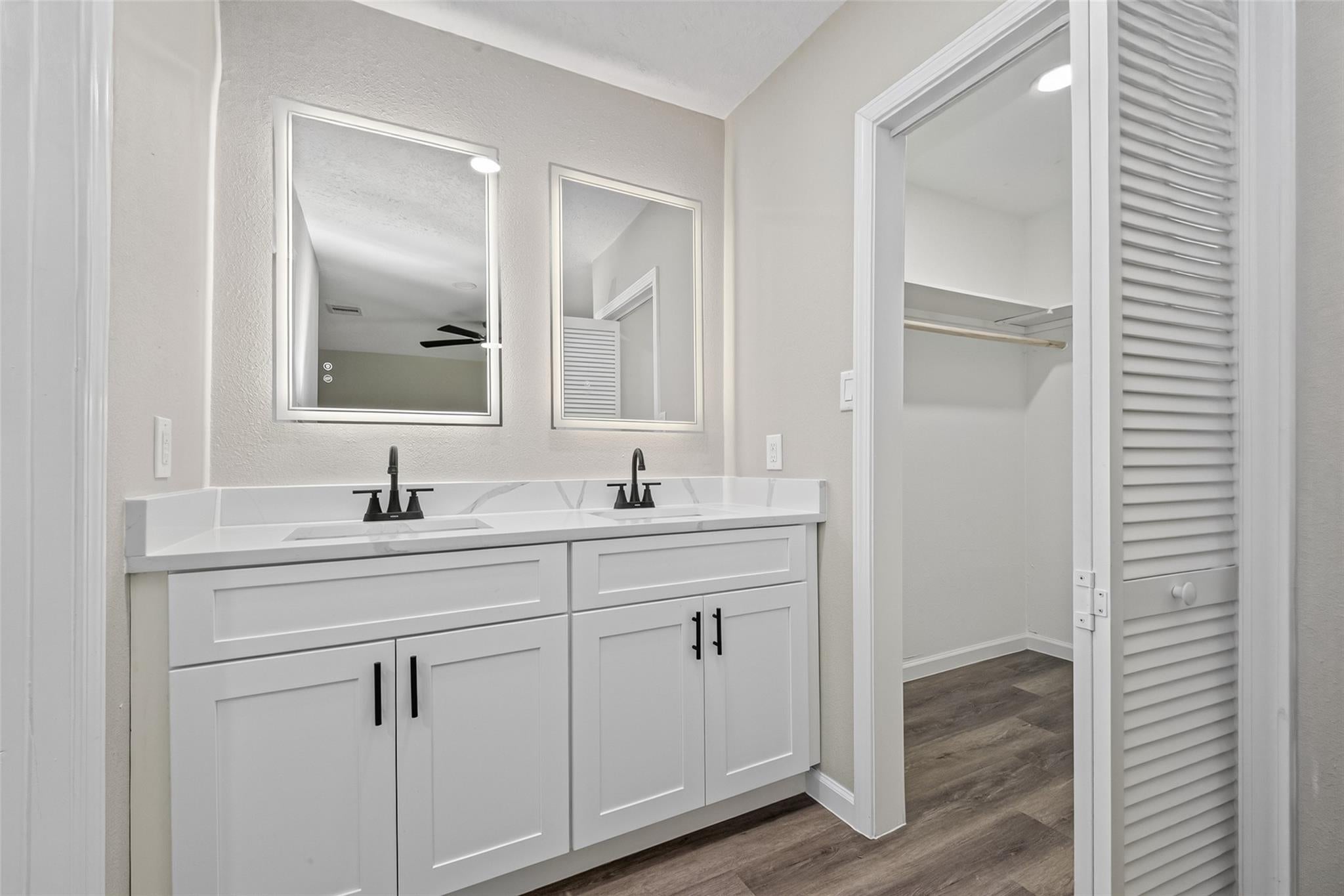14814 Mcleod Dr, Houston, TX 77060 photo