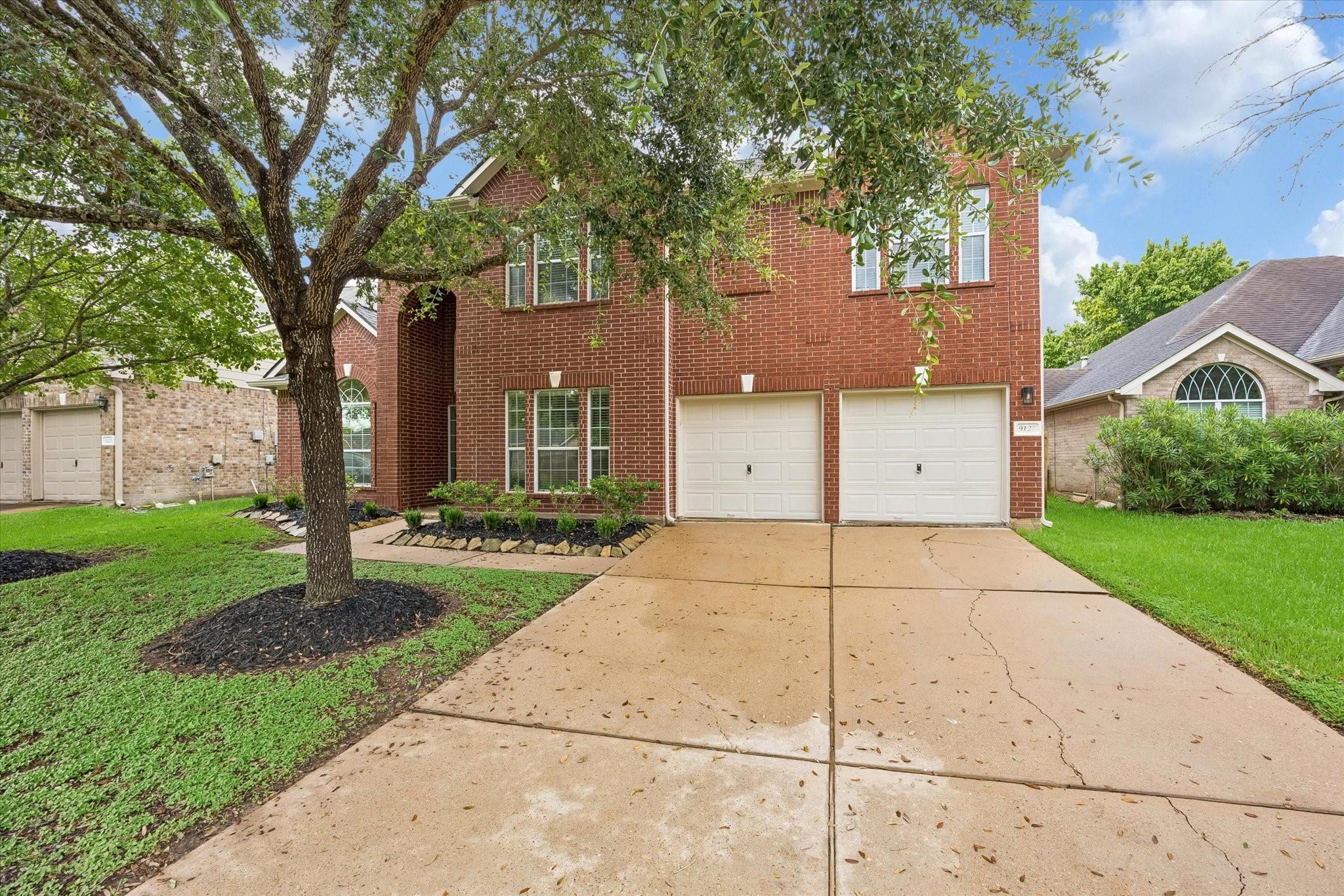 9127 Stoneleigh Dr, Sugar Land, TX 77479 photo