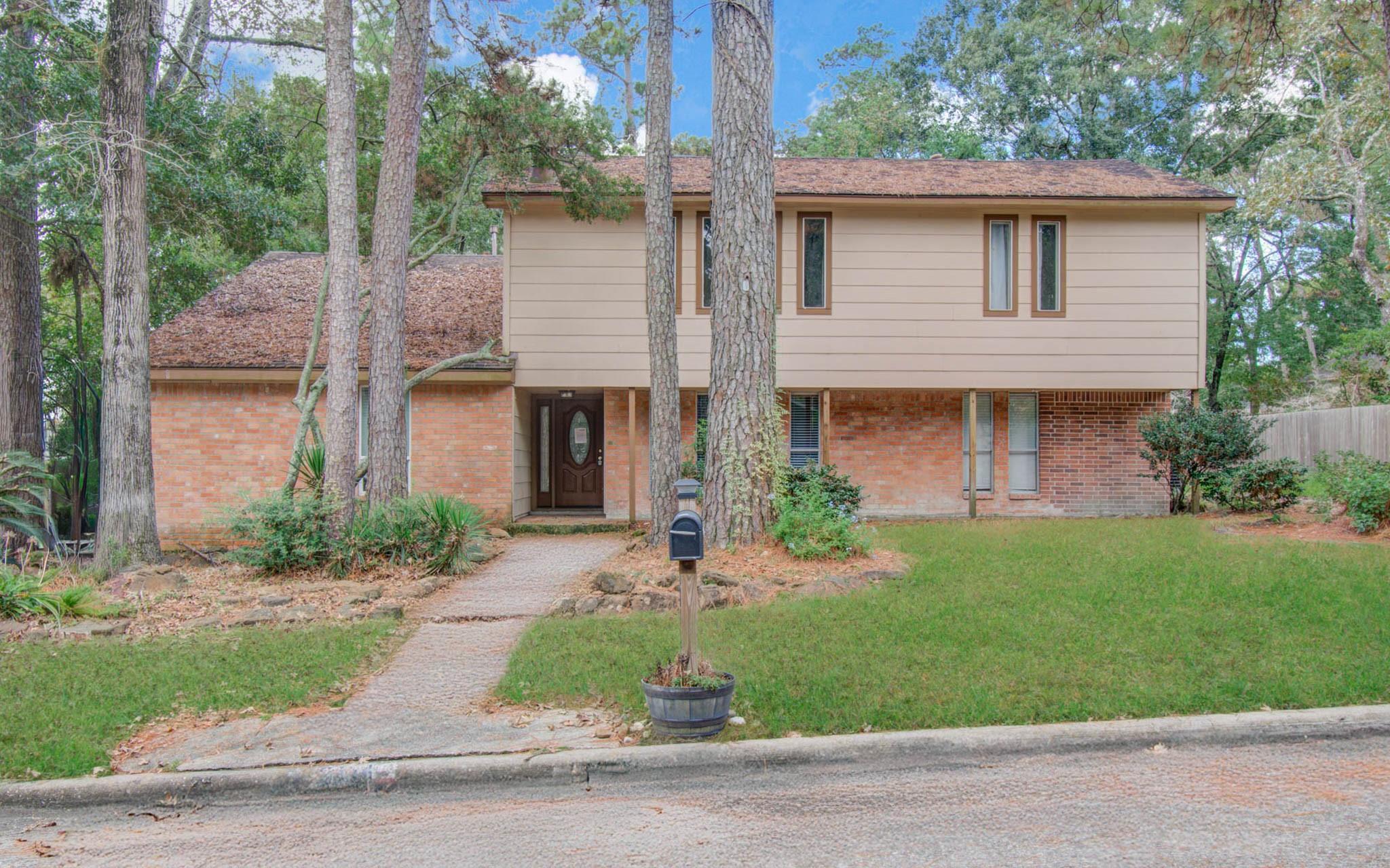 2114 Woodland Valley Dr, Houston, TX 77339