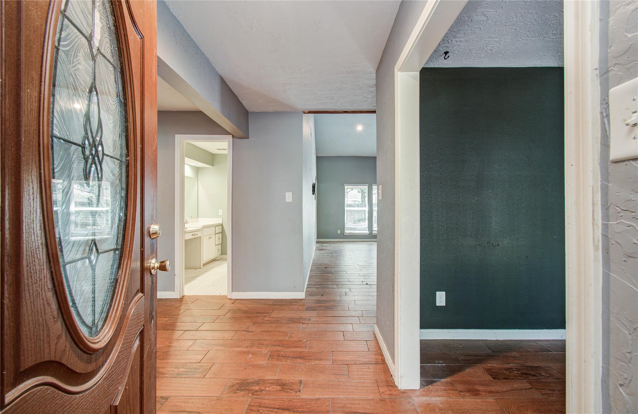 2114 Woodland Valley Dr, Houston, TX 77339 photo