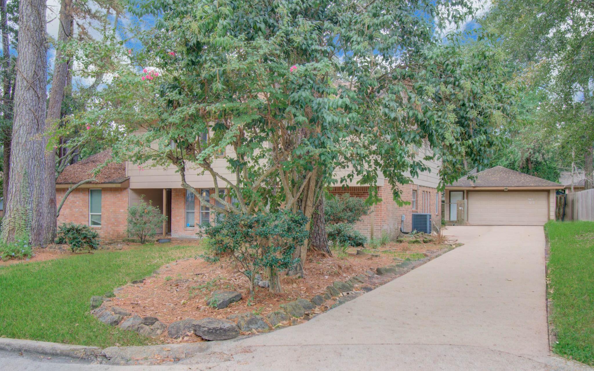 2114 Woodland Valley Dr, Houston, TX 77339 photo