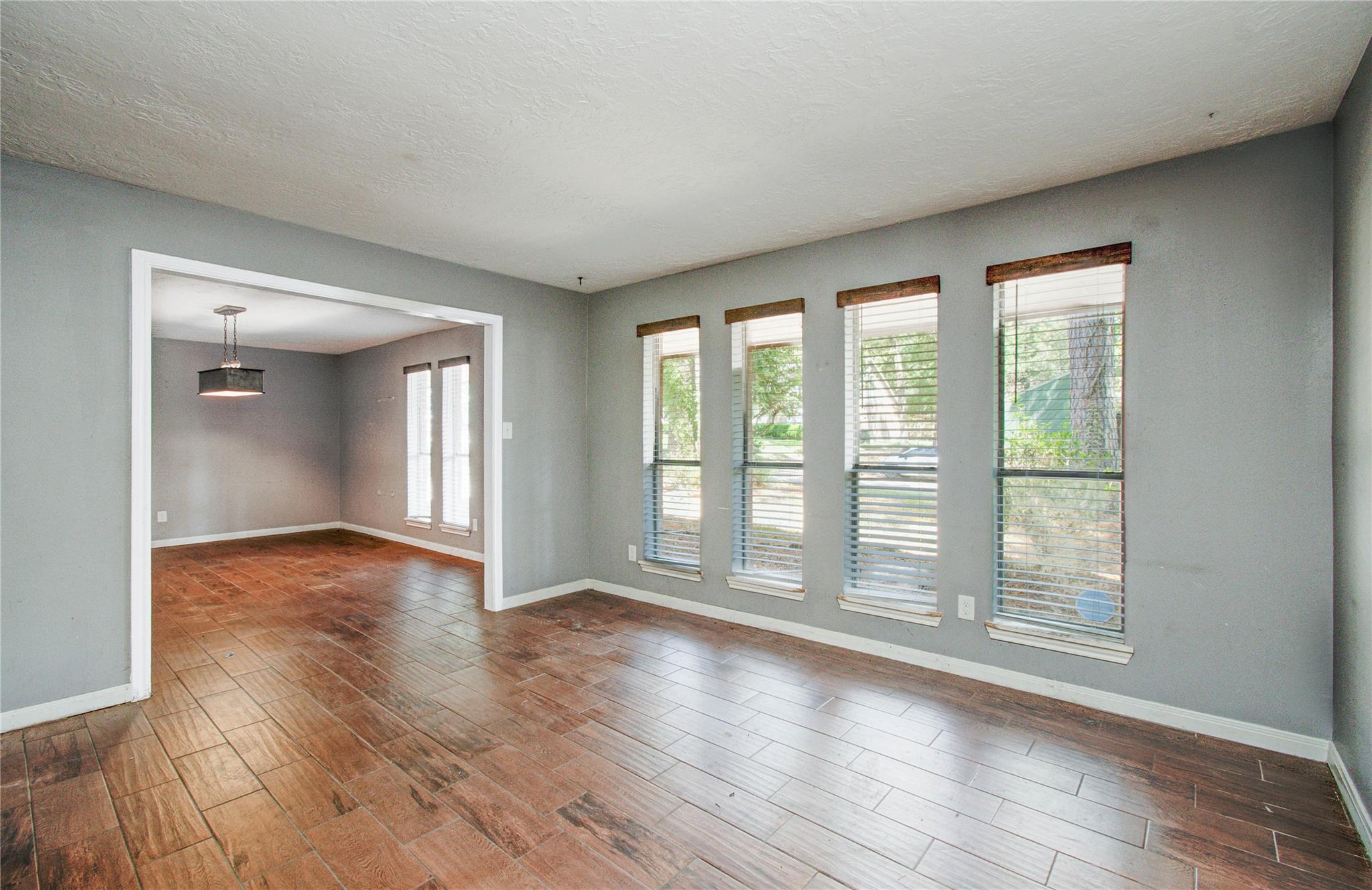 2114 Woodland Valley Dr, Houston, TX 77339 photo