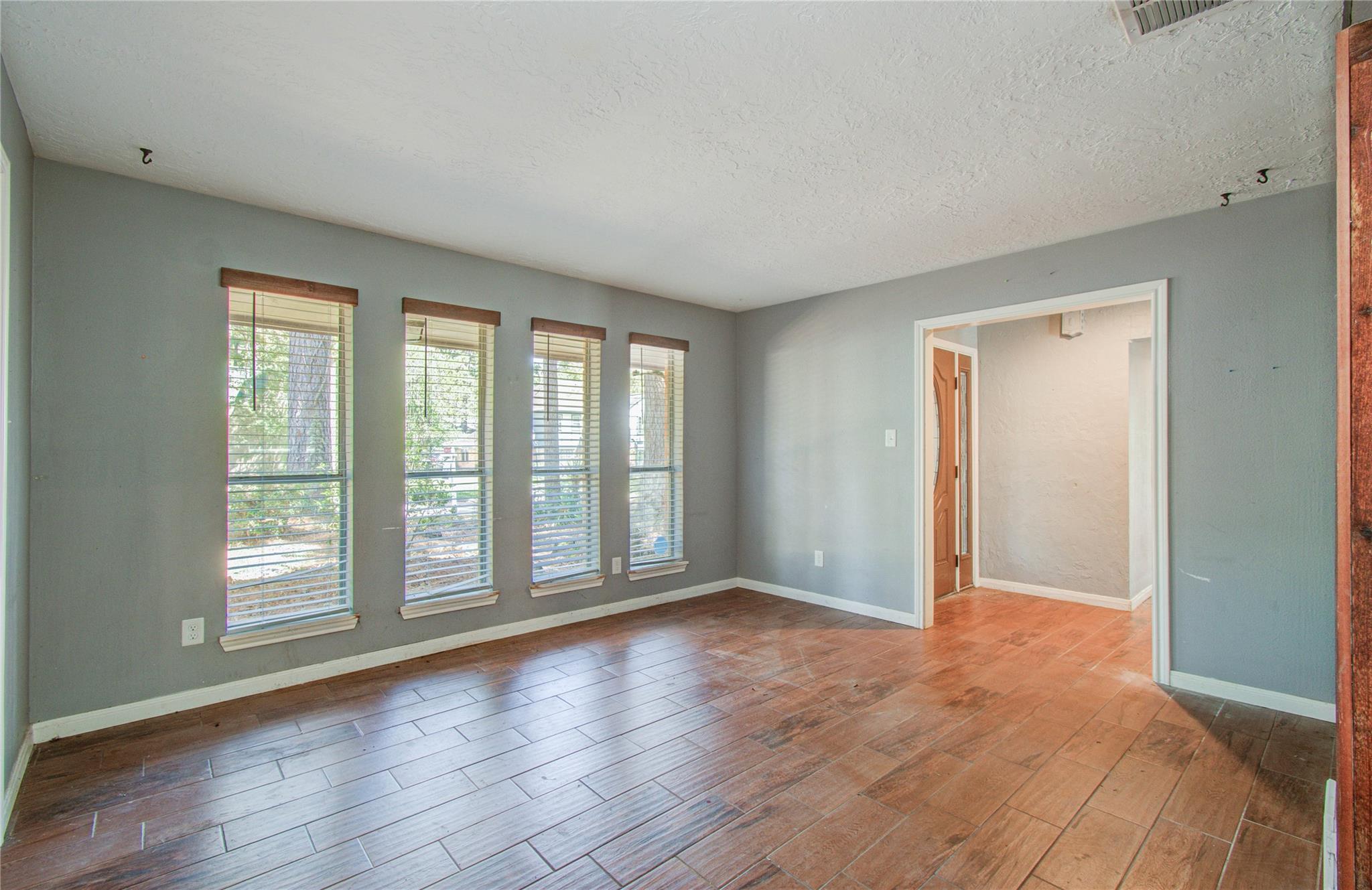 2114 Woodland Valley Dr, Houston, TX 77339 photo