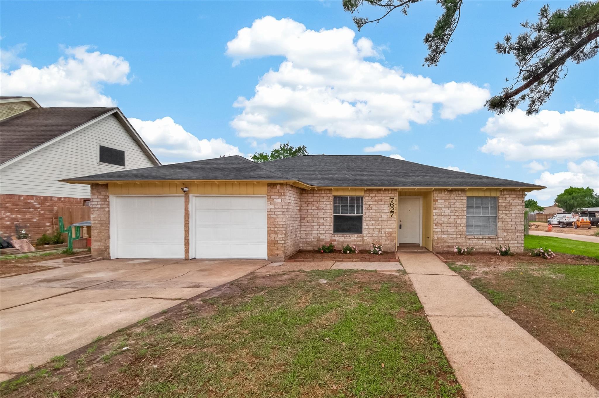 7627 Green Lawn Dr, Houston, TX 77088