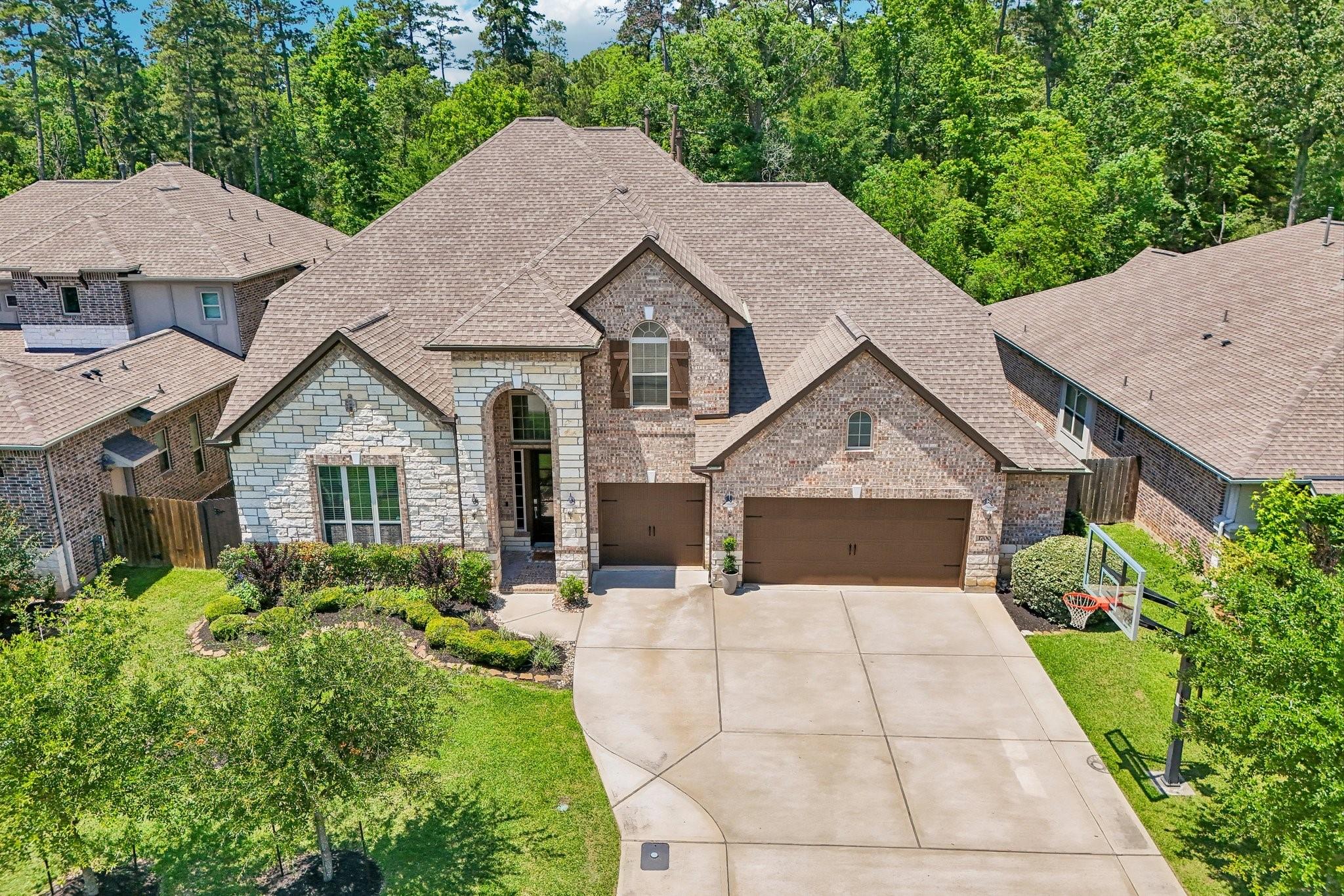 1700 Graystone Hills Dr, Conroe, TX 77304
