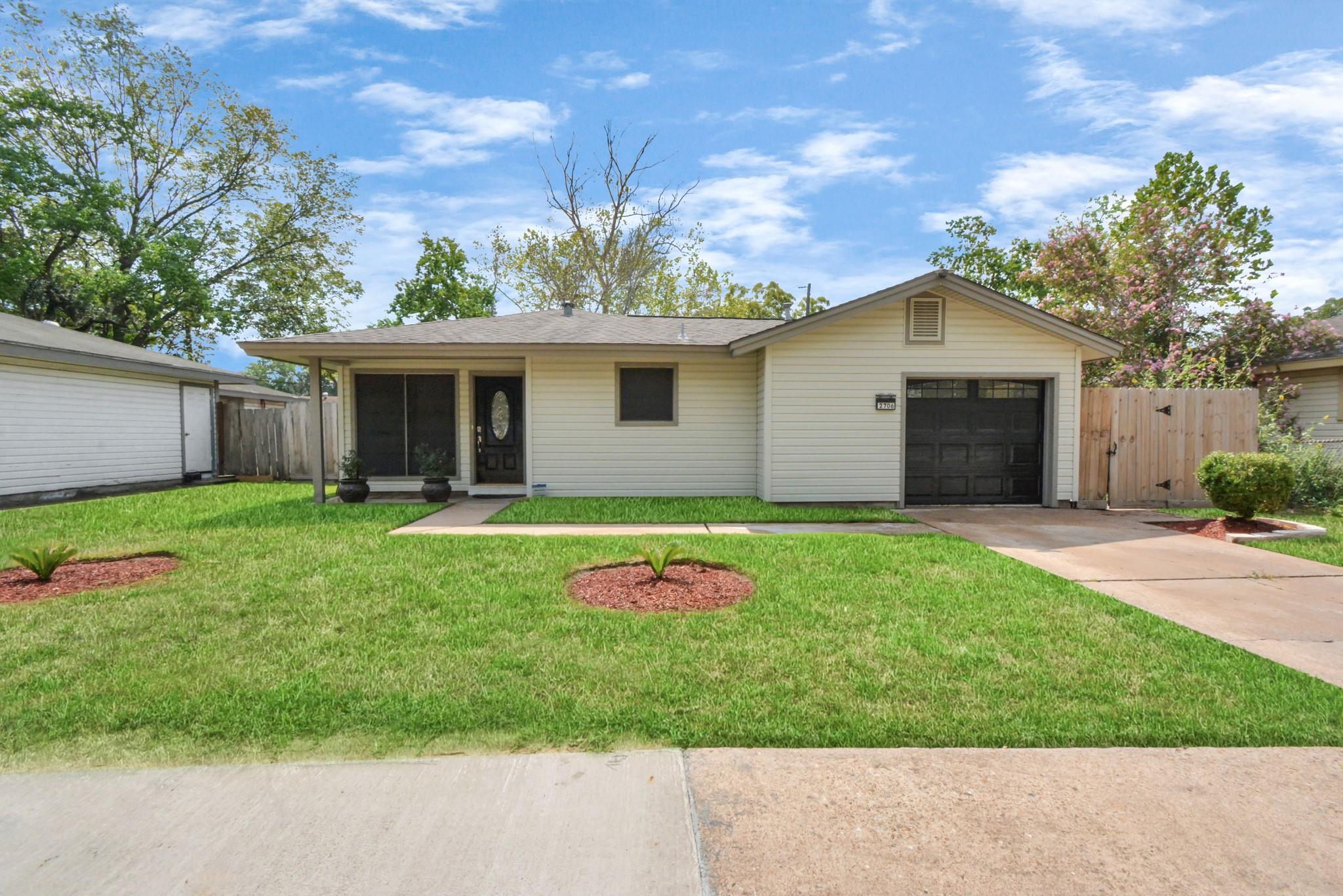2706 Harvard St, Pasadena, TX 77502