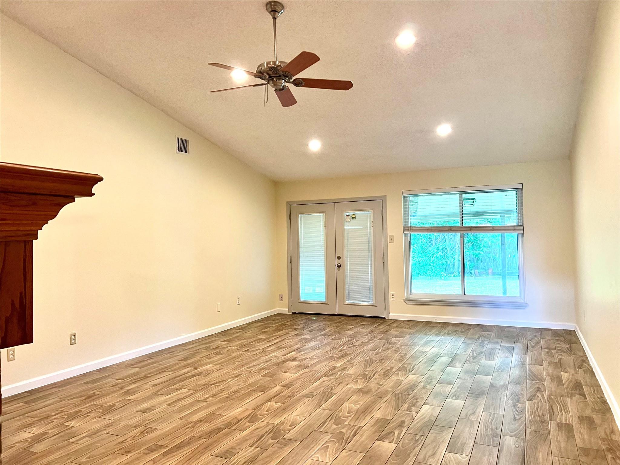 11703 Seawood Dr, Houston, TX 77089 photo