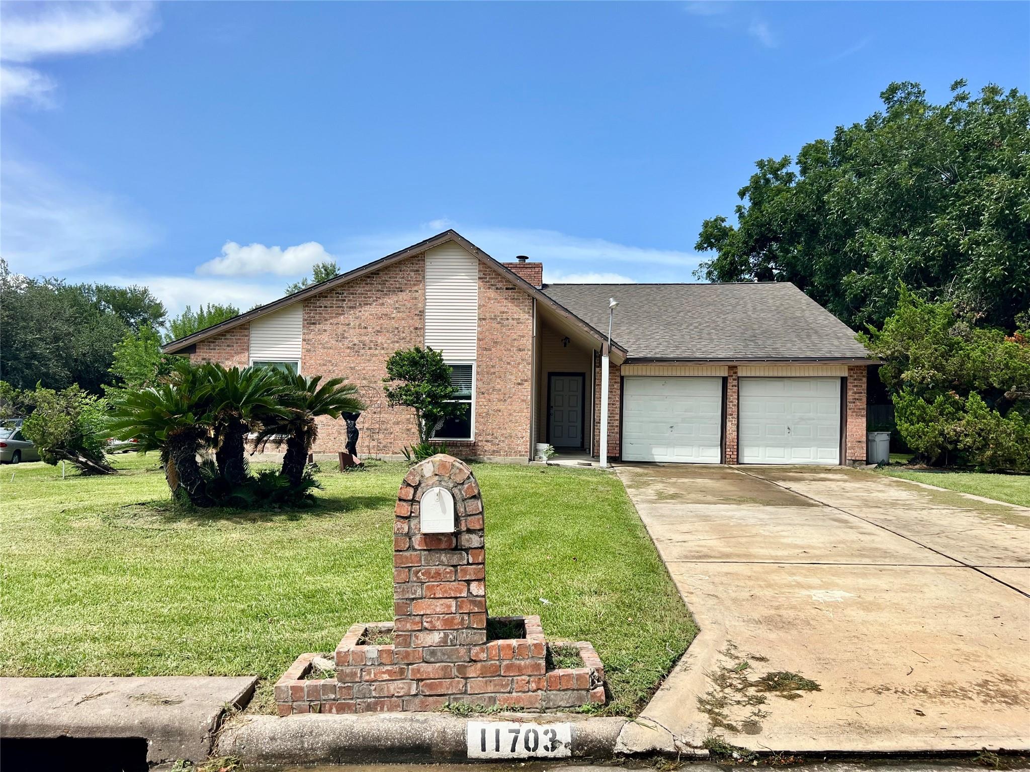 11703 Seawood Dr, Houston, TX 77089