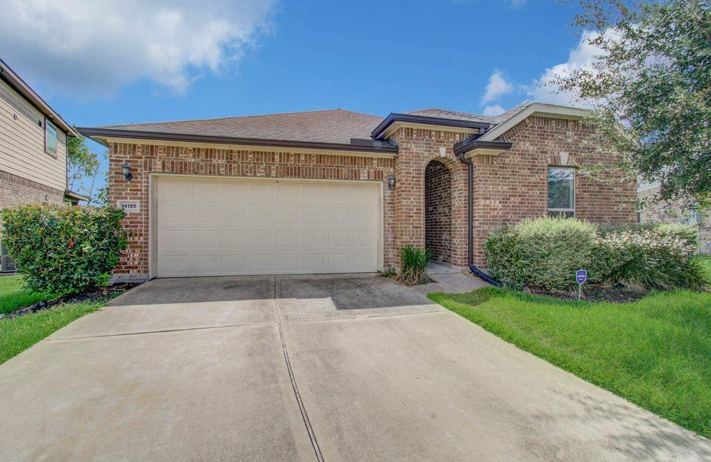 14126 Harmony Ridge Trl, Pearland, TX 77584