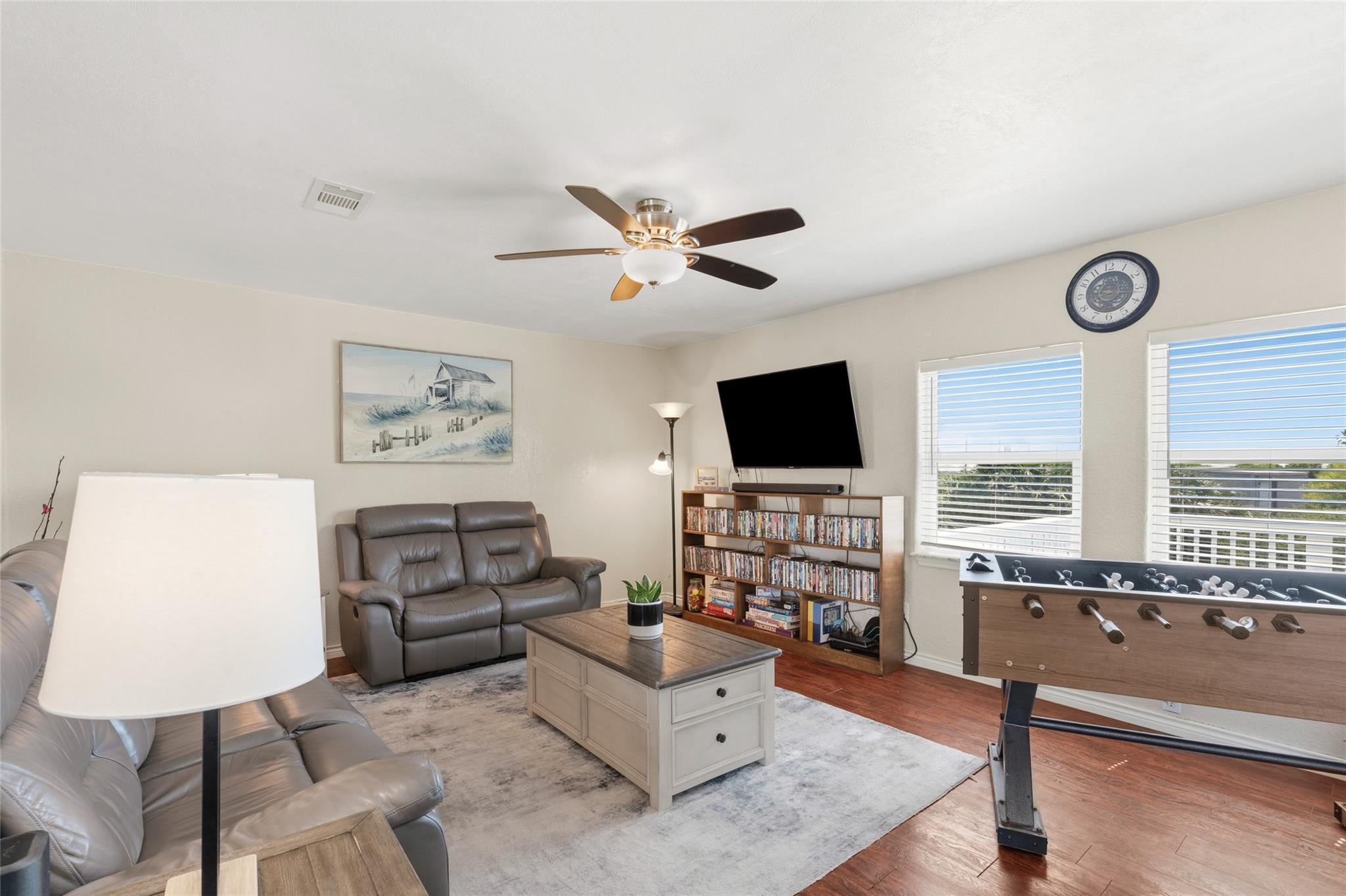 3527 Nine Mile Rd, Galveston, TX 77554 photo