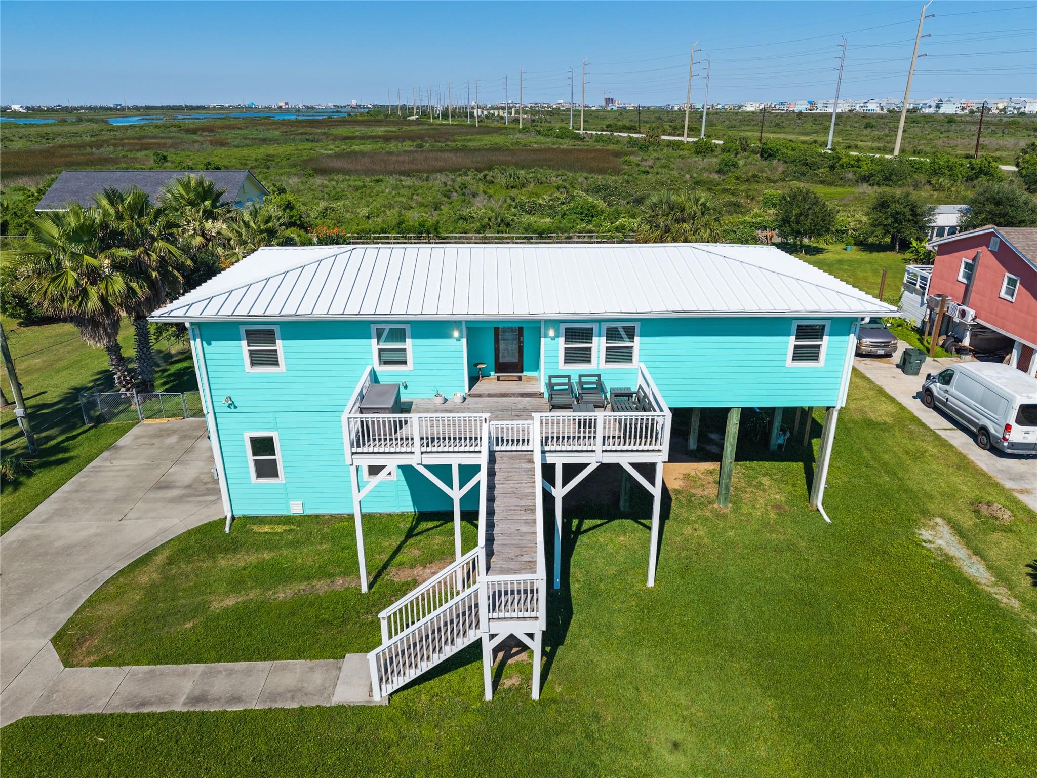 3527 Nine Mile Rd, Galveston, TX 77554