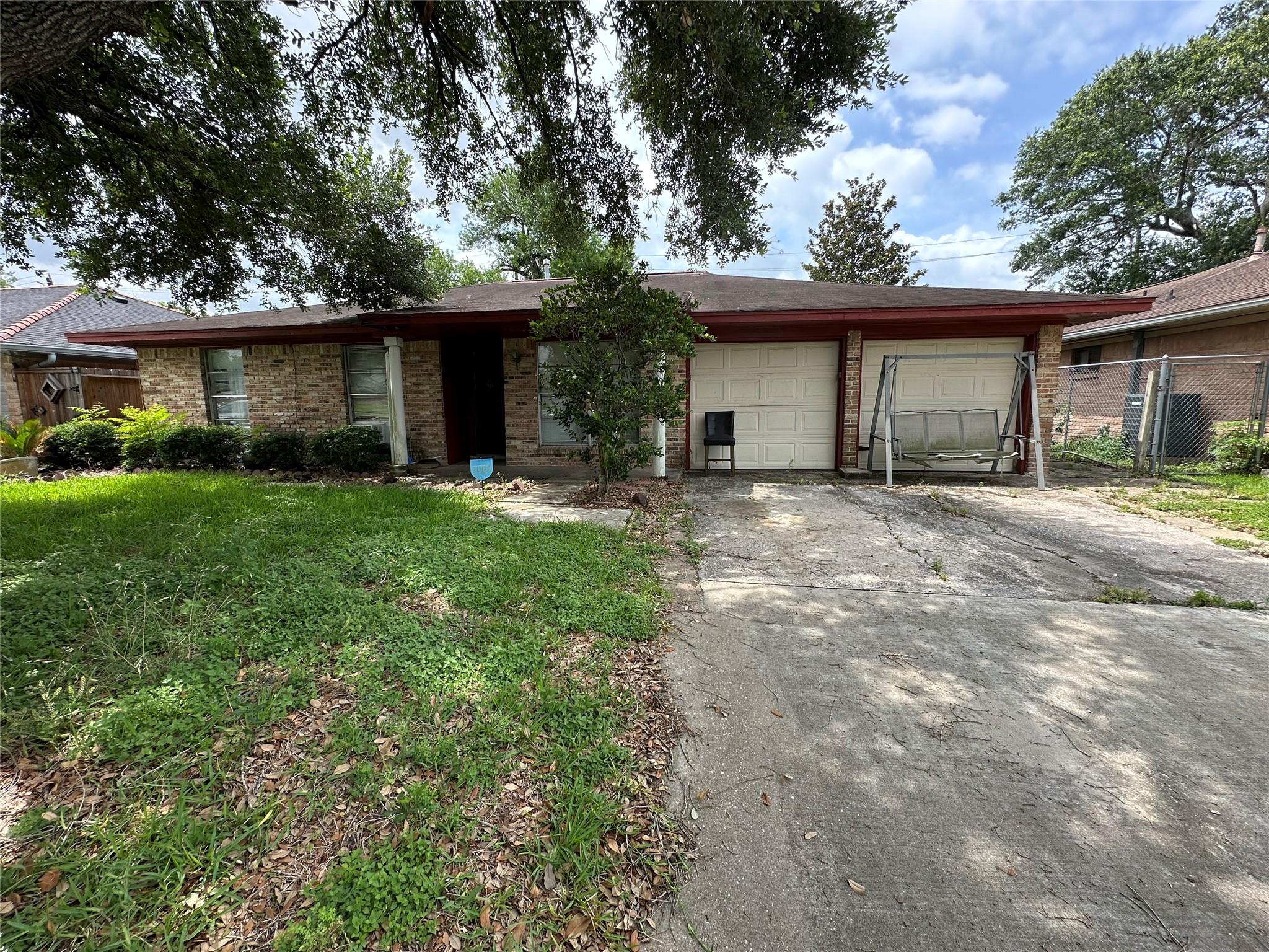 6215 Tiffany Dr, Houston, TX 77085
