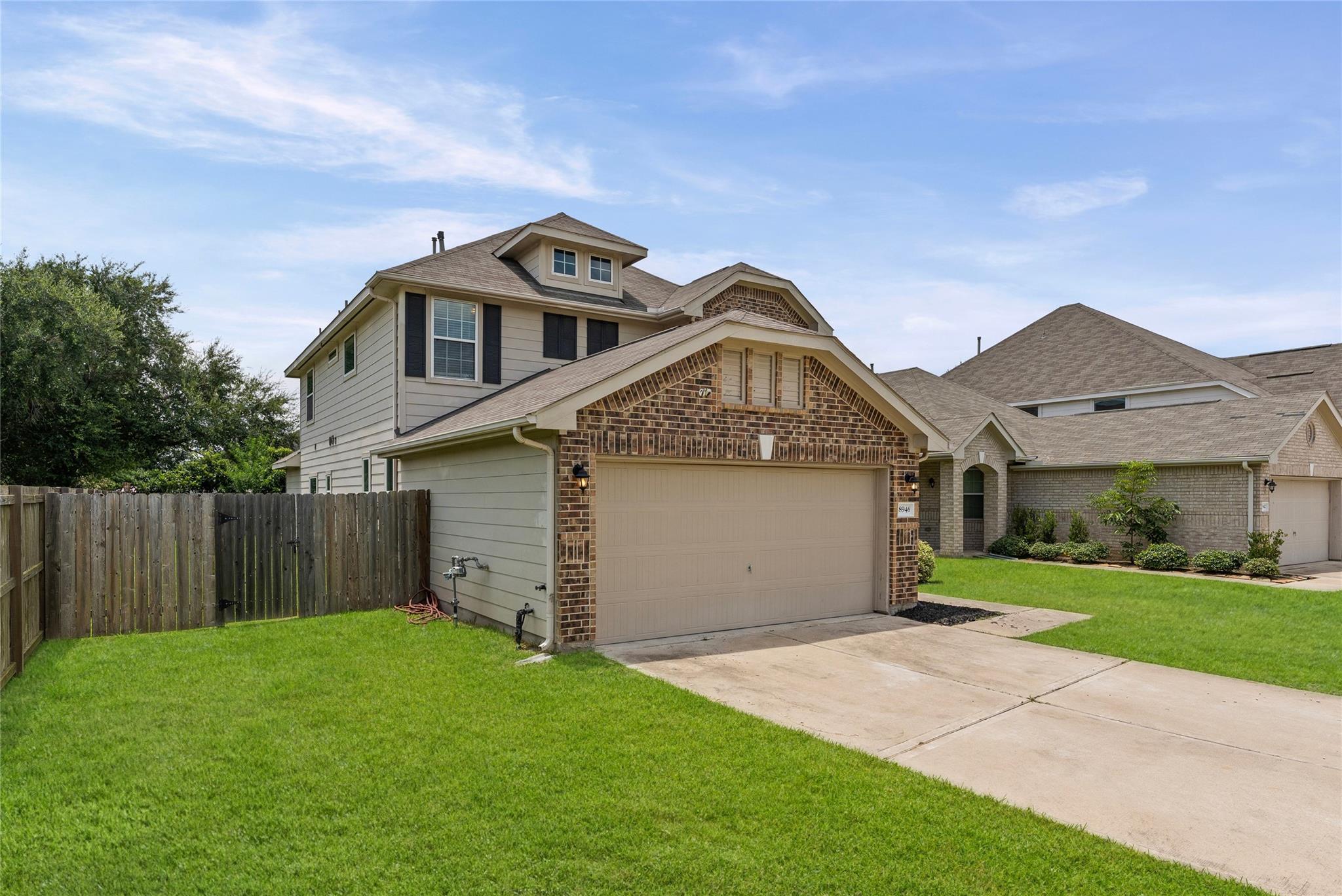 8946 Westfield Glen Ct, Houston, TX 77083 photo