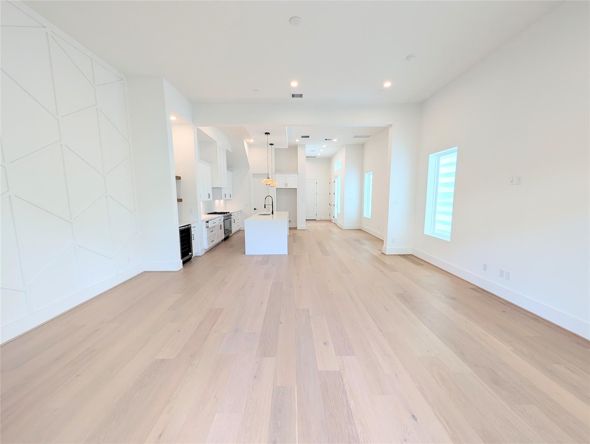 2630 Persa St, Houston, TX 77098 photo