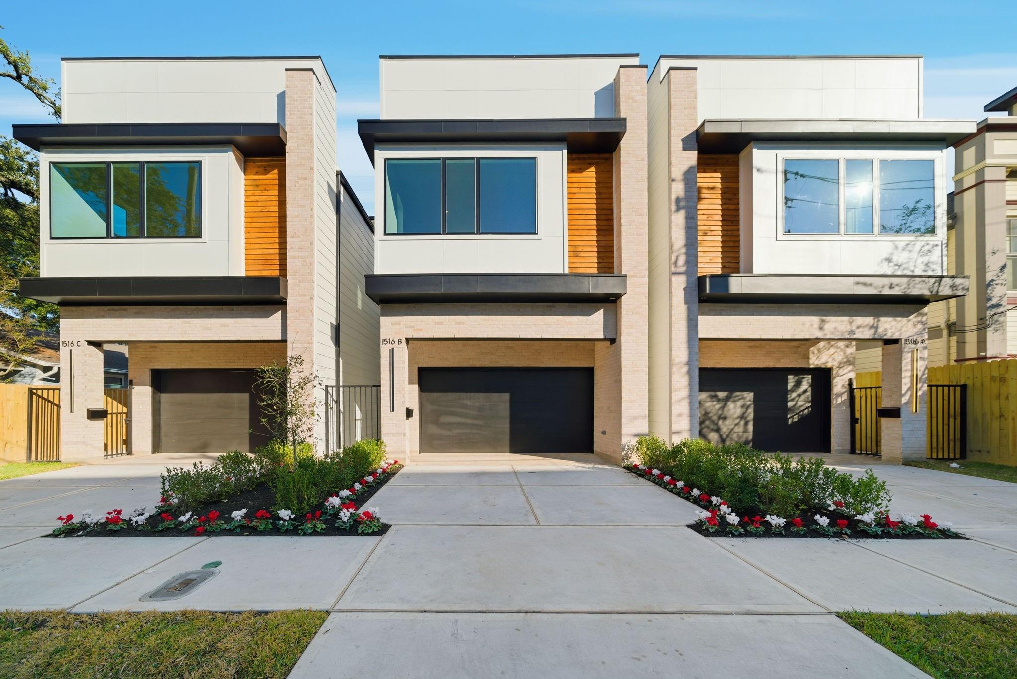 2630 Persa St, Houston, TX 77098 photo