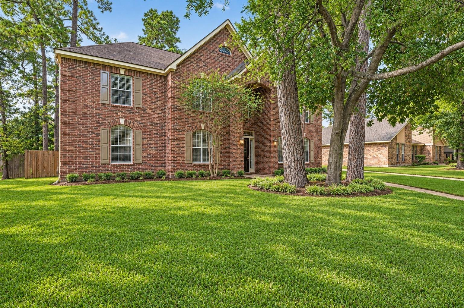 111 Pine Manor Dr, Conroe, TX 77385