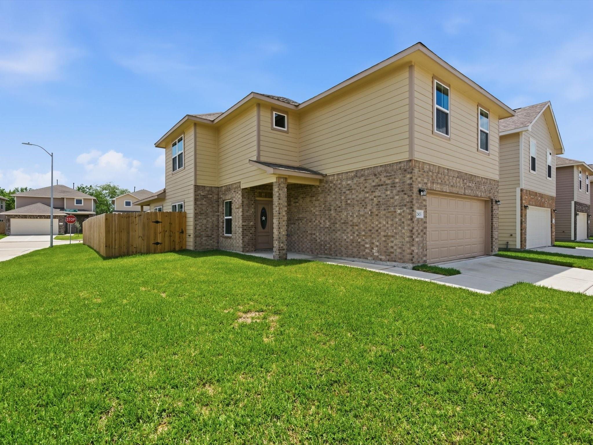 12210 Heather Flower Ln, Houston, TX 77014 photo