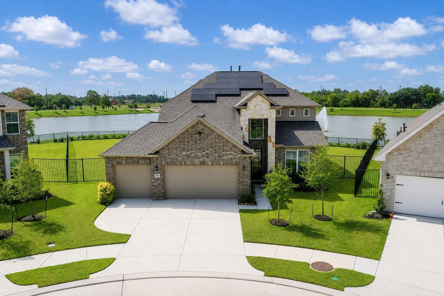 1926 Temple Grove Dr, Rosharon, TX 77583