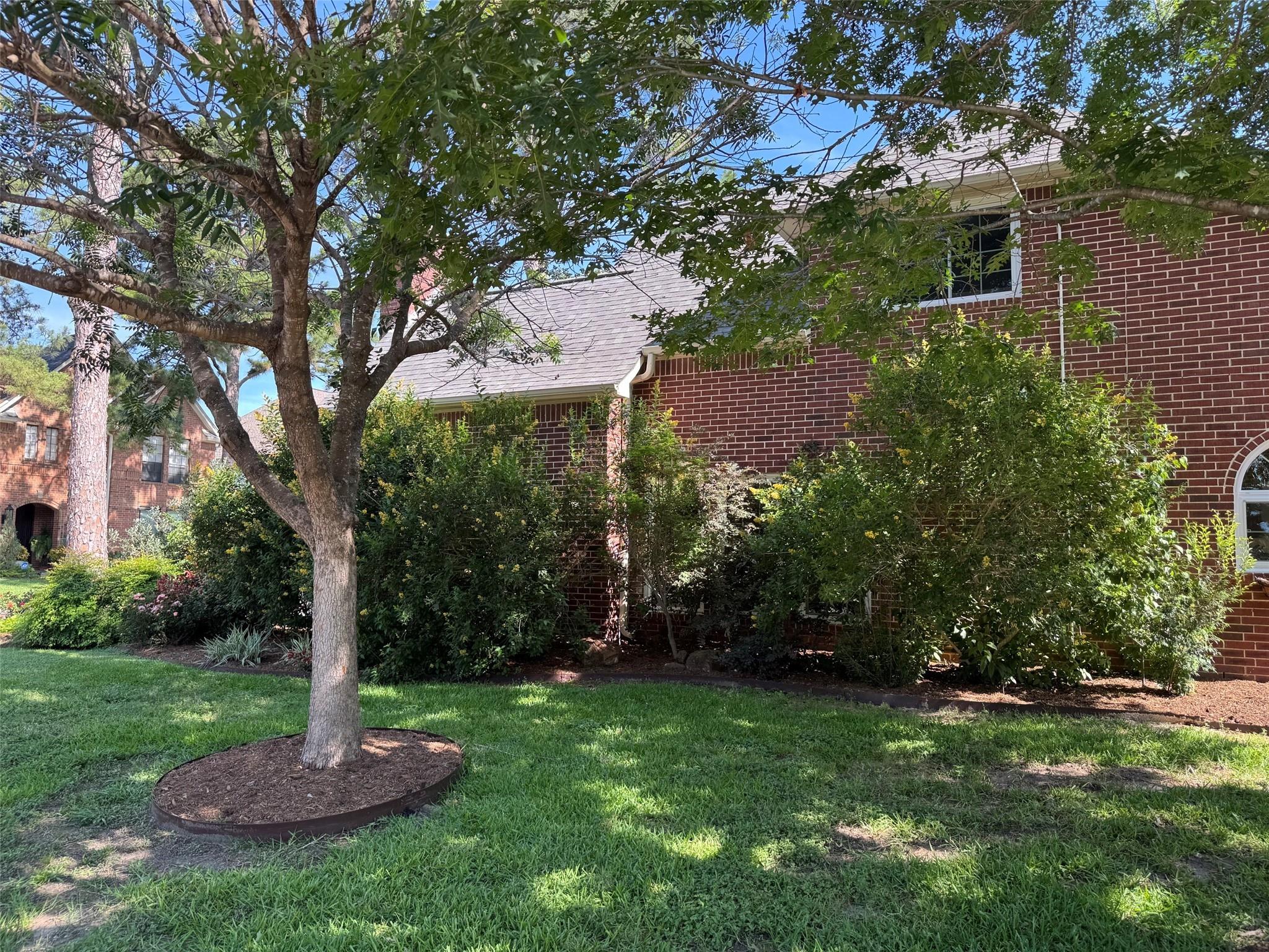 1302 Wickshire Ln, Houston, TX 77043 photo
