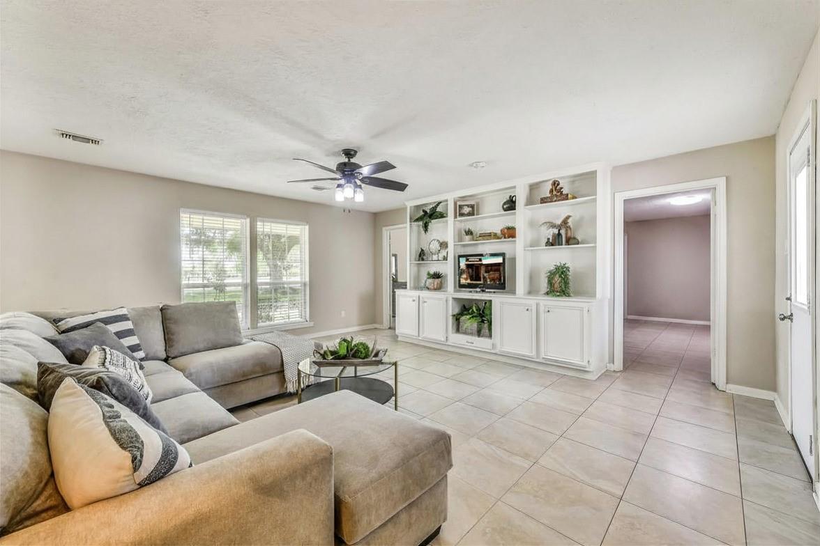3358 County Road 172, Alvin, TX 77511 photo