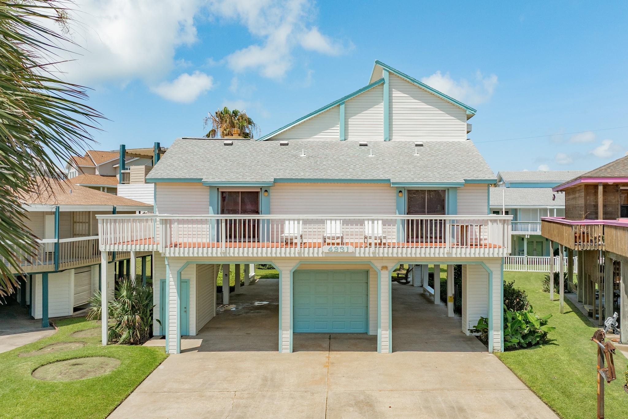 4231 Pelican Ln, Galveston, TX 77554
