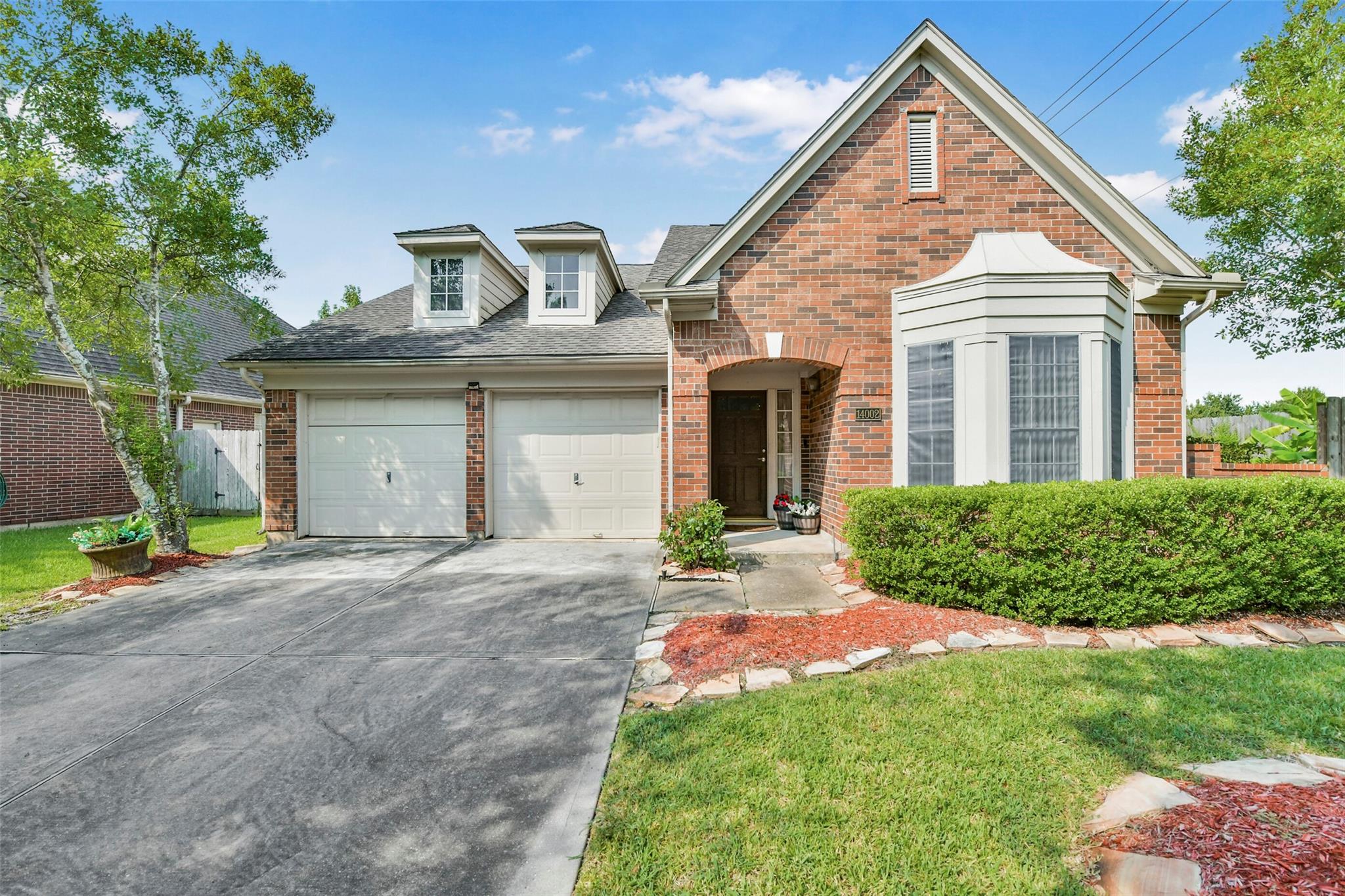 14002 Crown Glen Ct, Houston, TX 77062