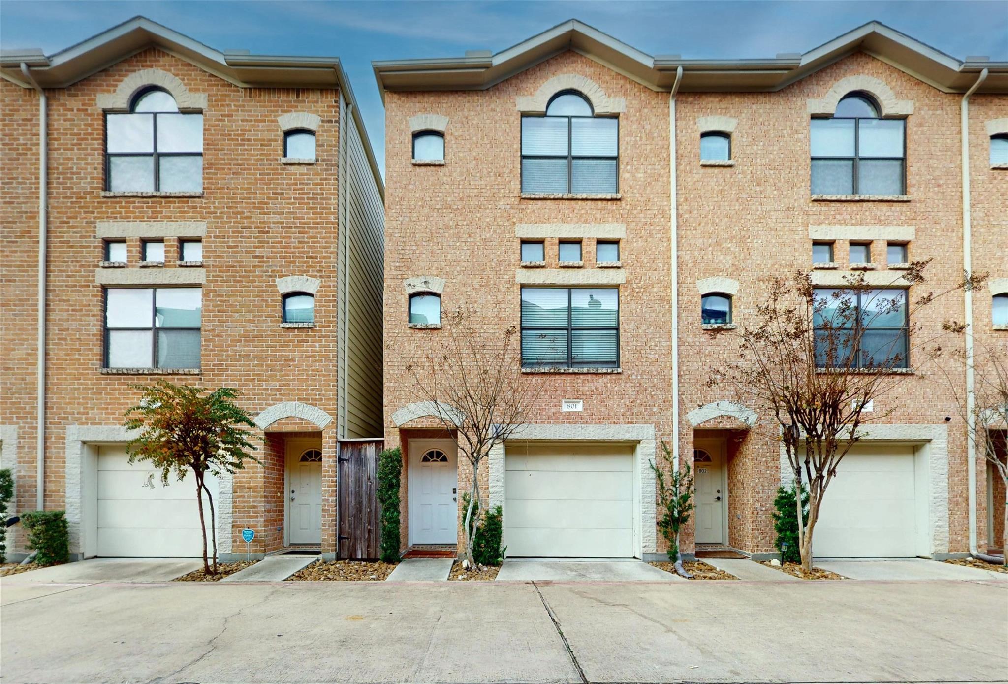 8715 Meadowcroft Dr, Houston, TX 77063