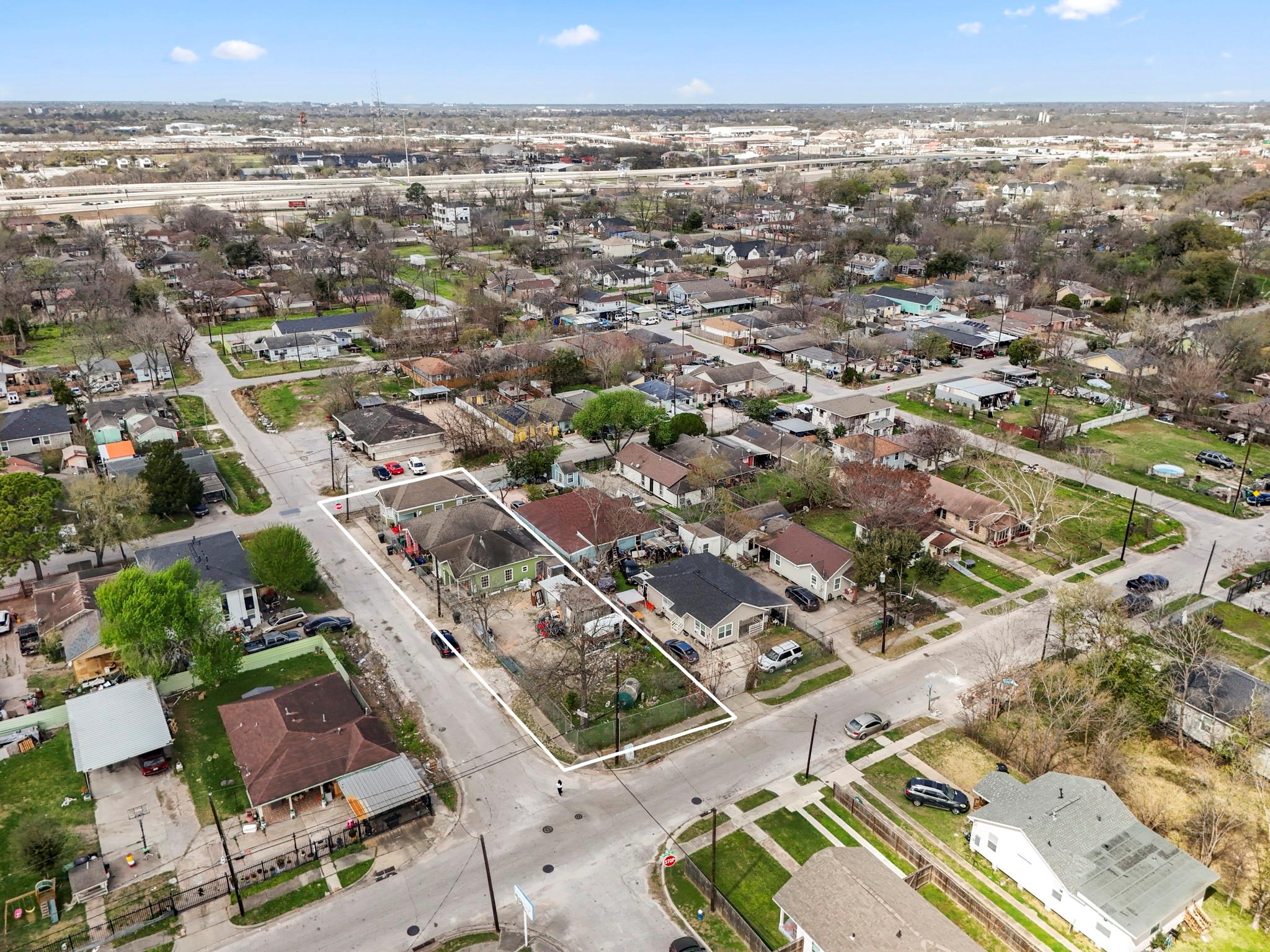 3501 Sarah St, Houston, TX 77026 photo