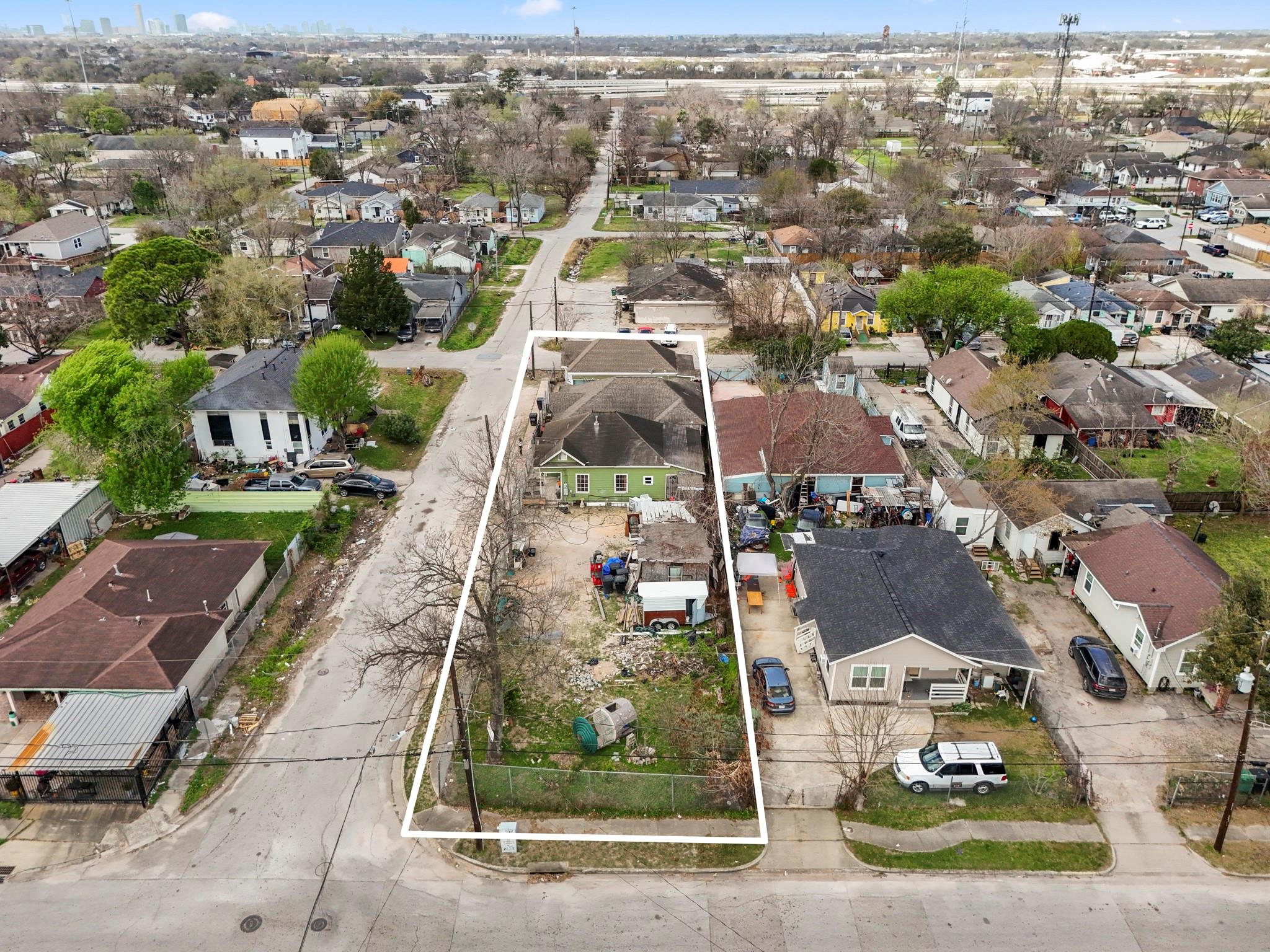 3501 Sarah St, Houston, TX 77026 photo