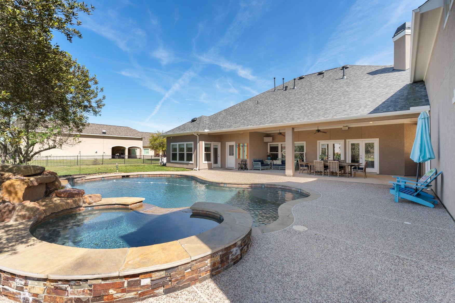 8703 Majesty Ln, Richmond, TX 77469
