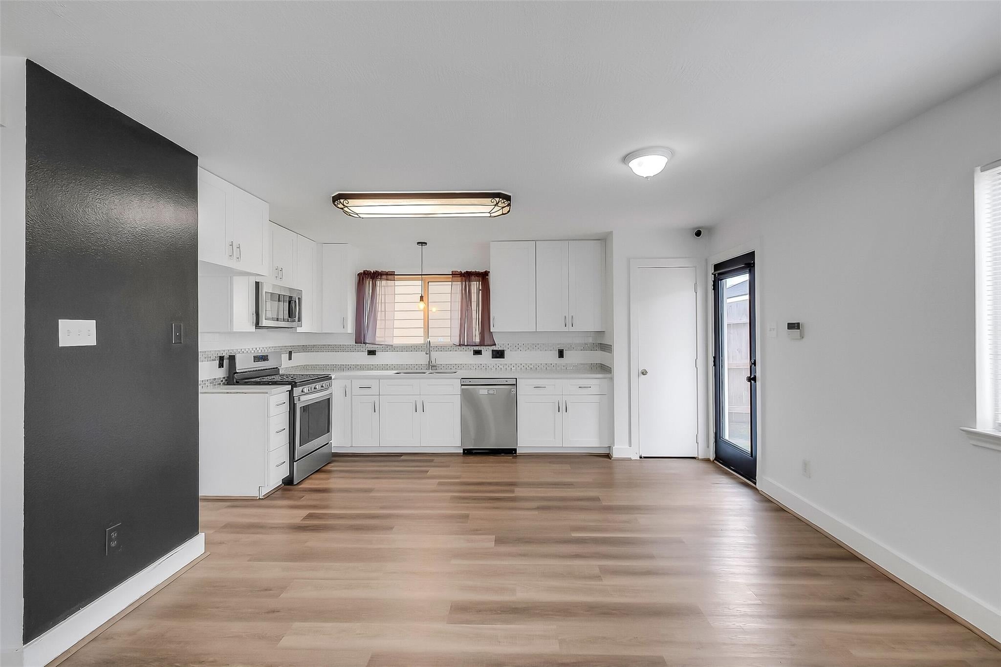 6243 Settlers Lake Cir, Katy, TX 77449 photo