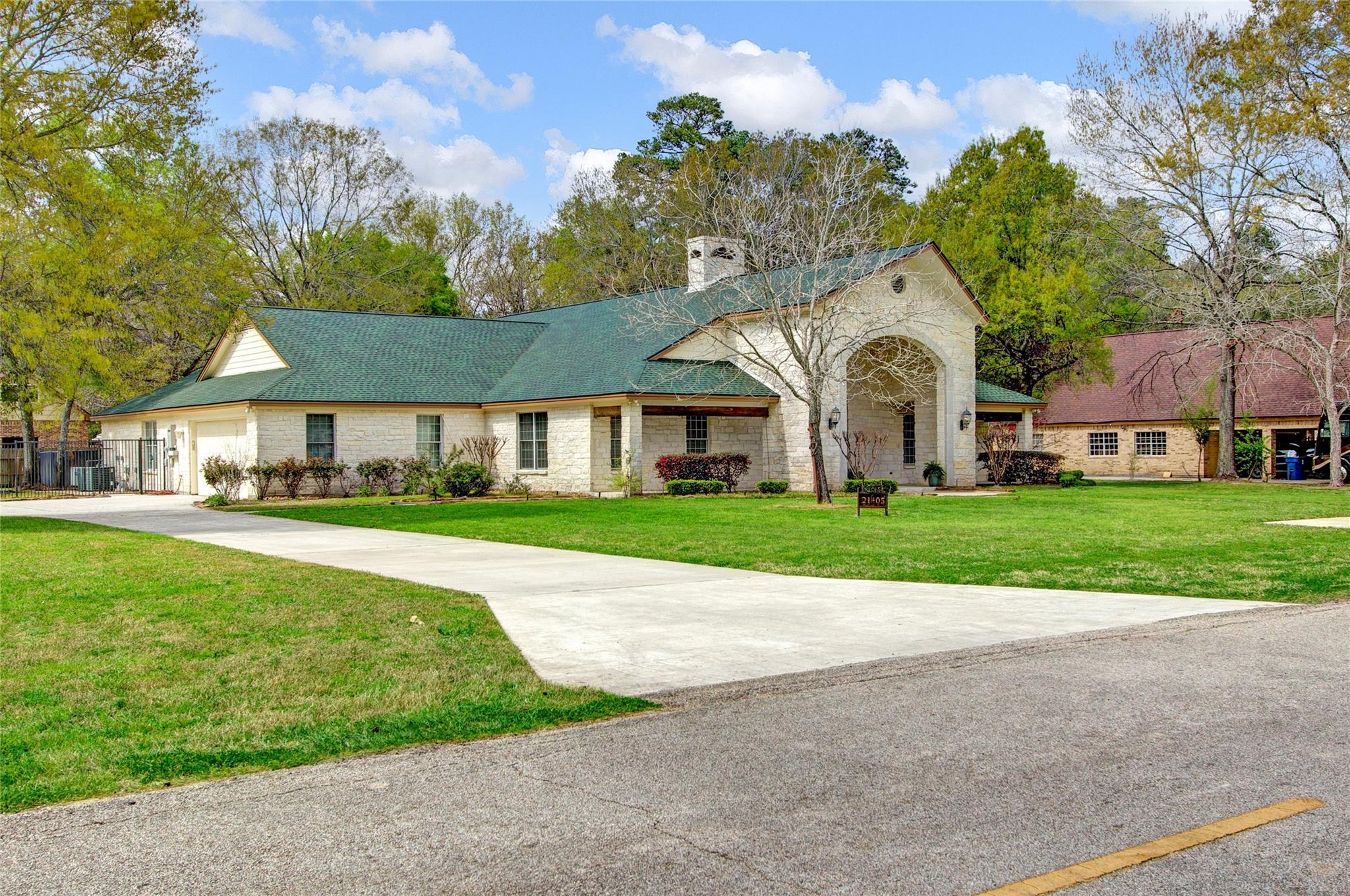 21405 Whispering Pnes, Humble, TX 77338 photo