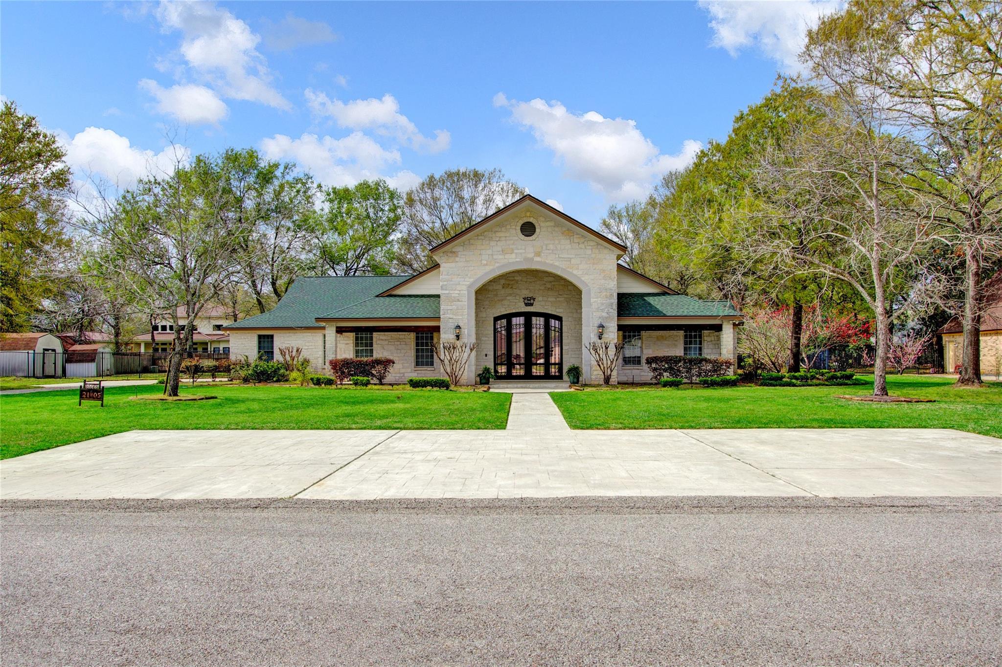 21405 Whispering Pnes, Humble, TX 77338 photo