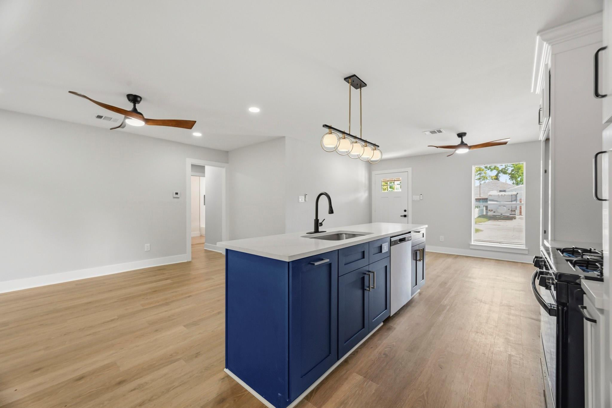 1234 W Donovan St, Houston, TX 77091 photo