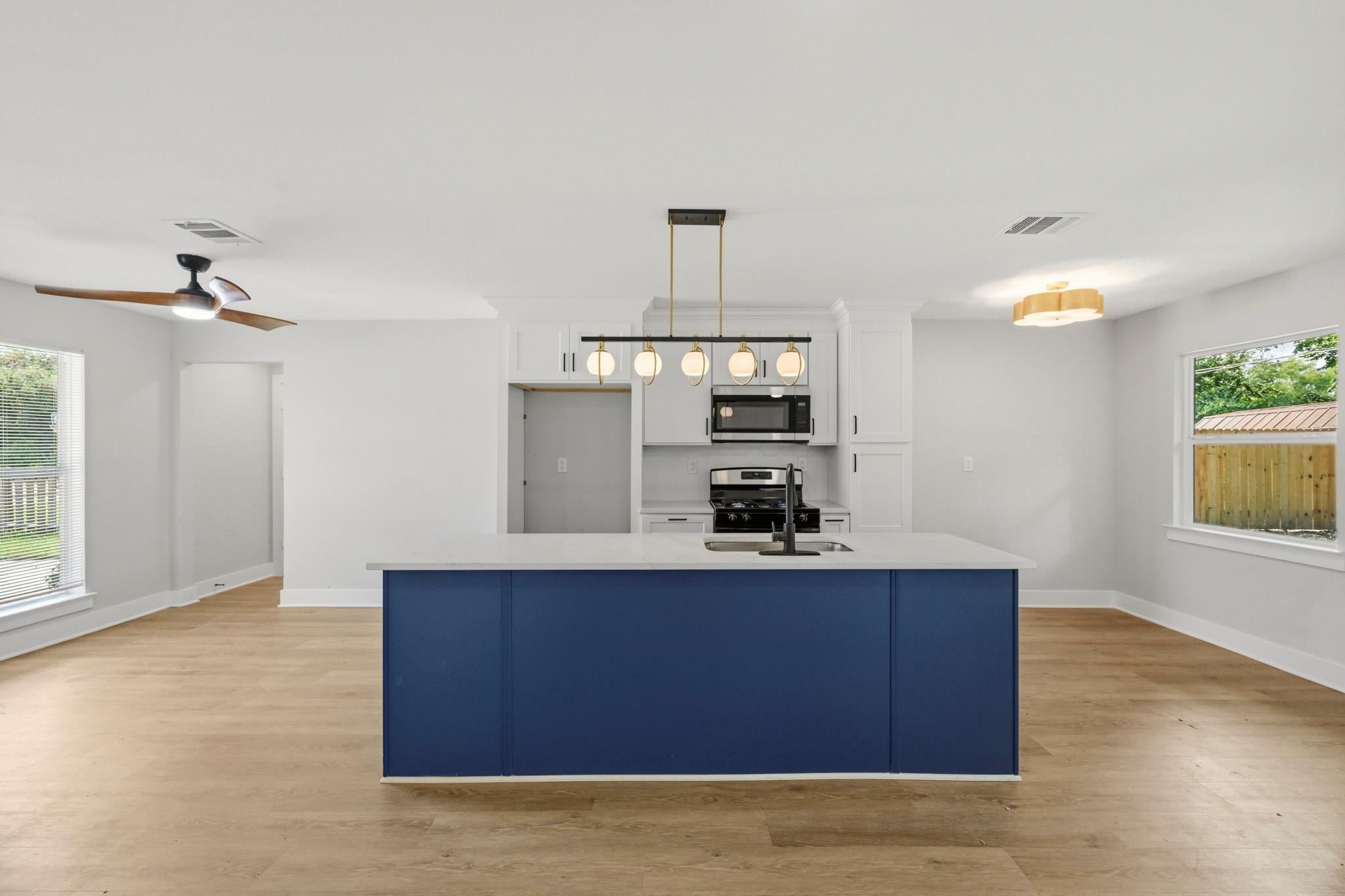 1234 W Donovan St, Houston, TX 77091 photo