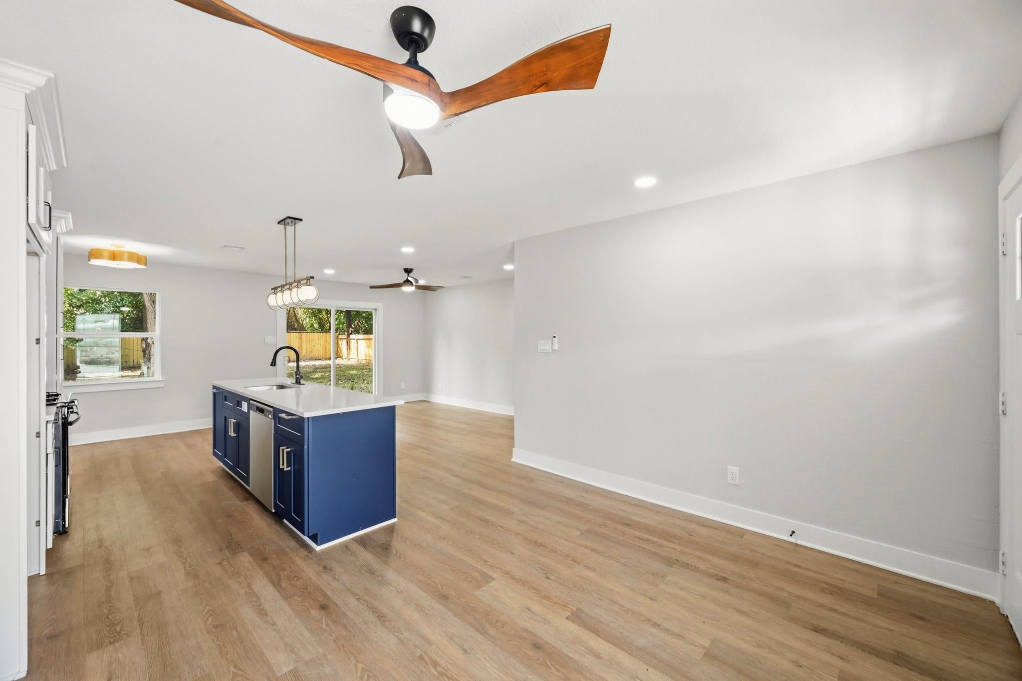 1234 W Donovan St, Houston, TX 77091 photo